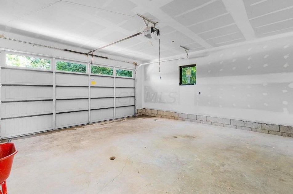 29 Pocono Rd, Columbus OH 43235-5615 exterior