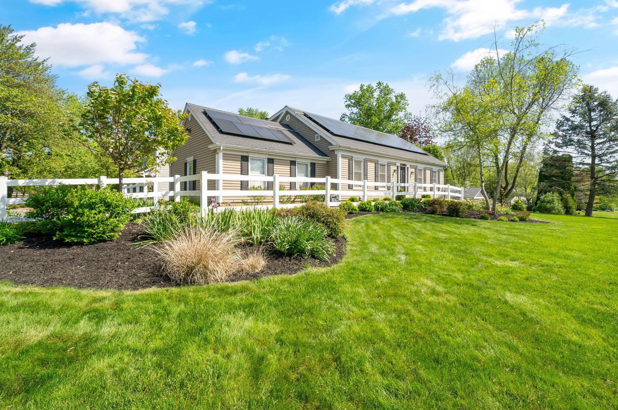 7004 Linworth Rd, Sharon Township, OH 43235