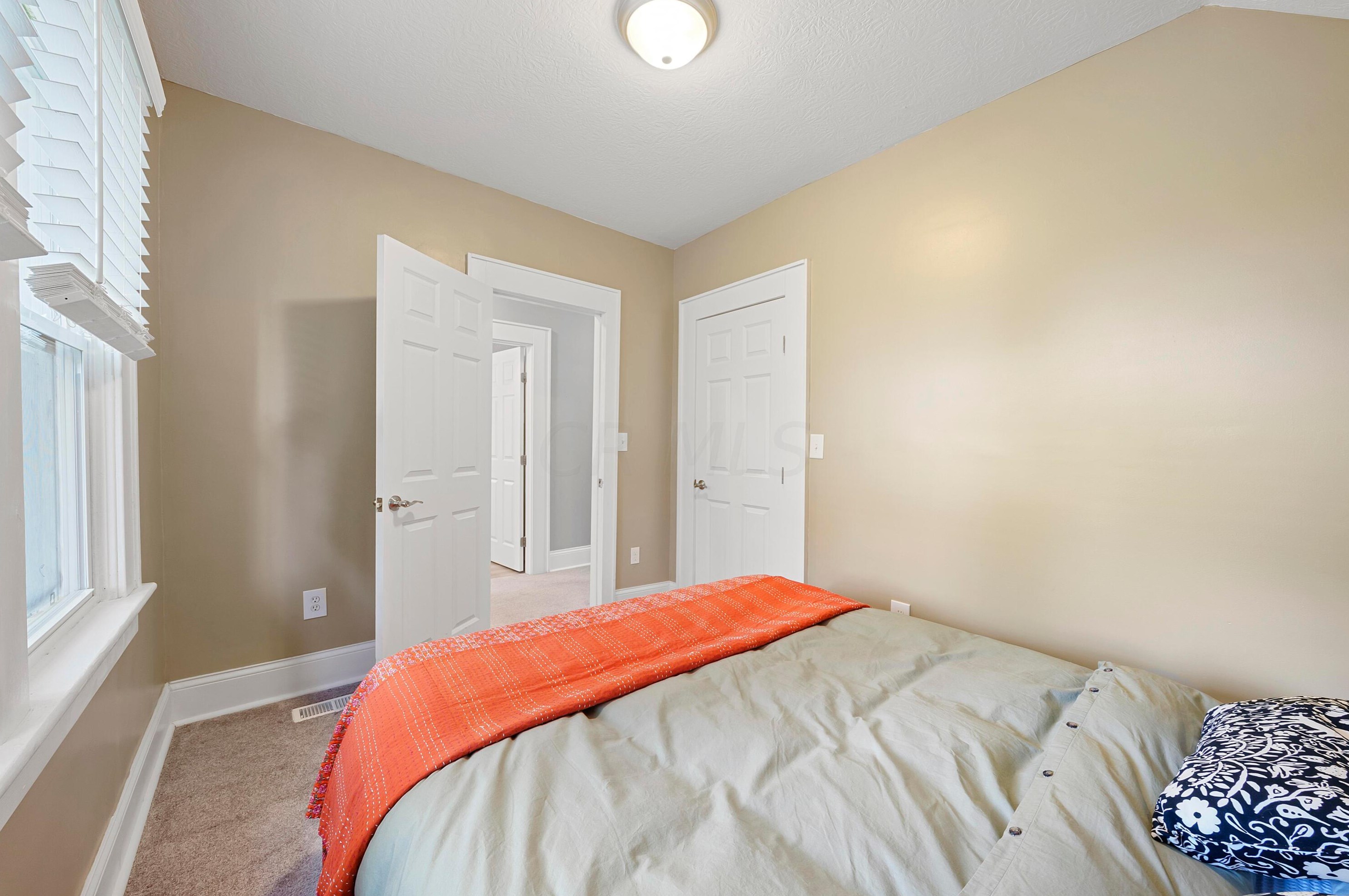 1198 Whittier St, Columbus OH 43206-3271 exterior