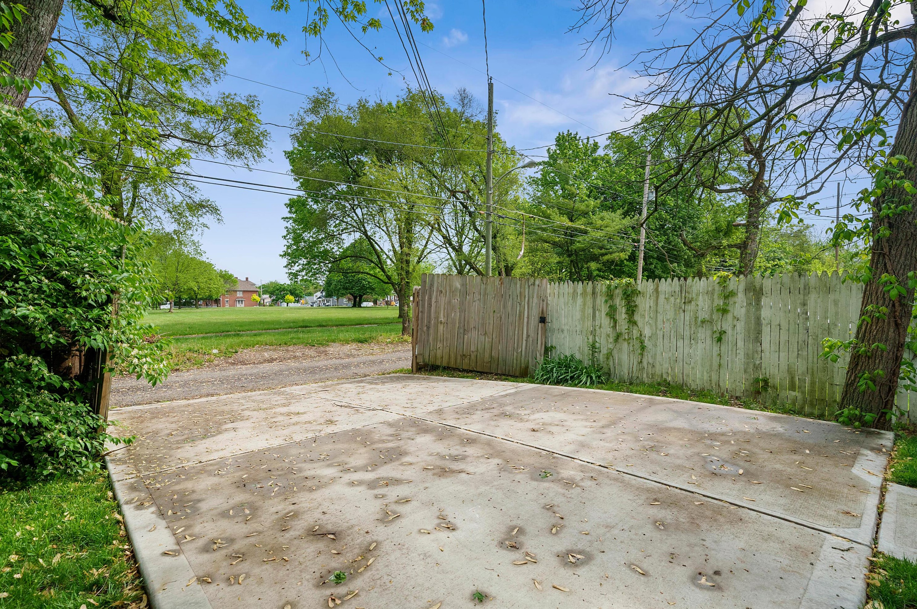 1198 Whittier St, Columbus OH 43206-3271 exterior