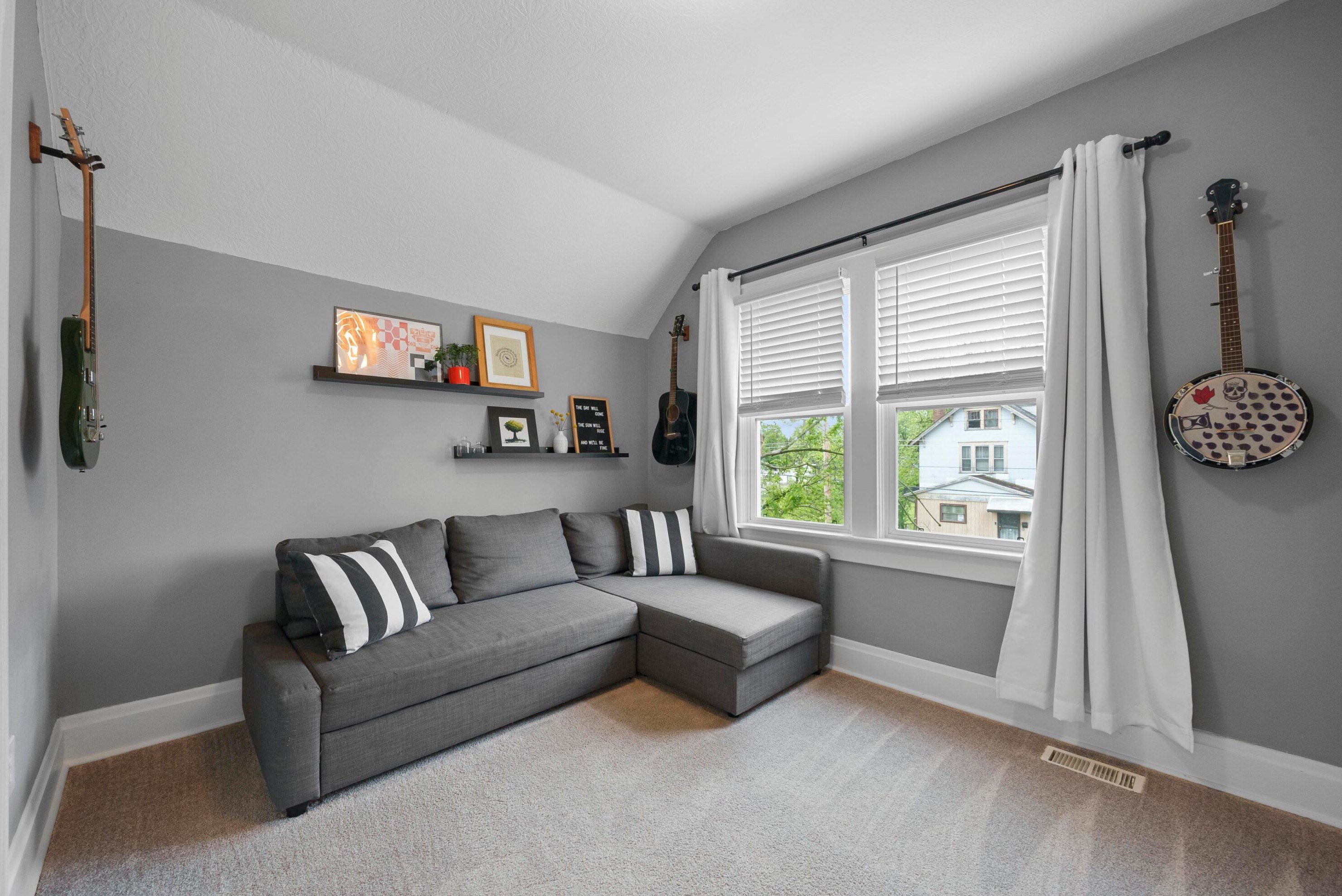 1198 Whittier St, Columbus OH 43206-3271 exterior