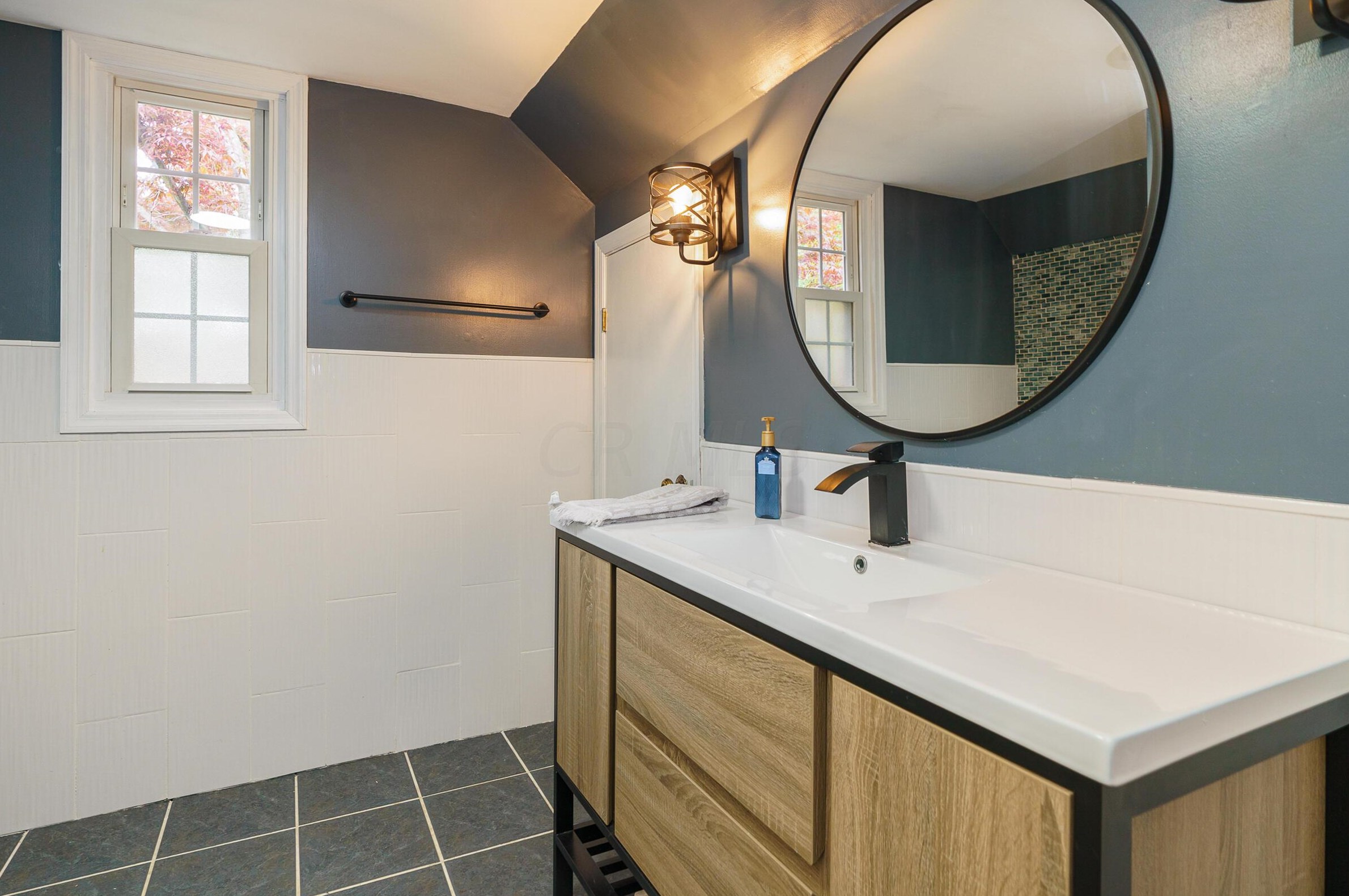 4519 Olentangy Blvd, Columbus OH  43214-2512 exterior