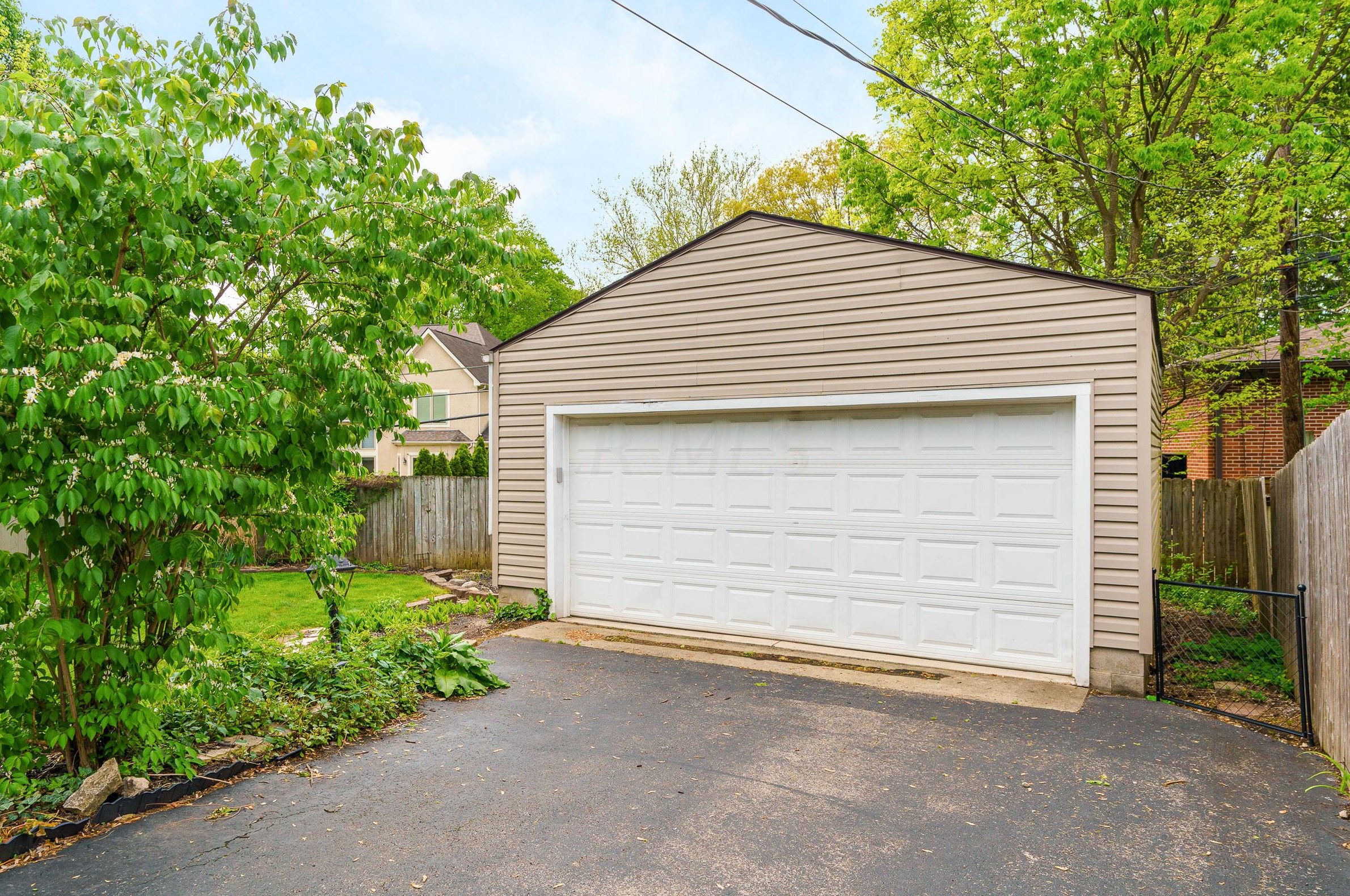 4519 Olentangy Blvd, Columbus OH  43214-2512 exterior