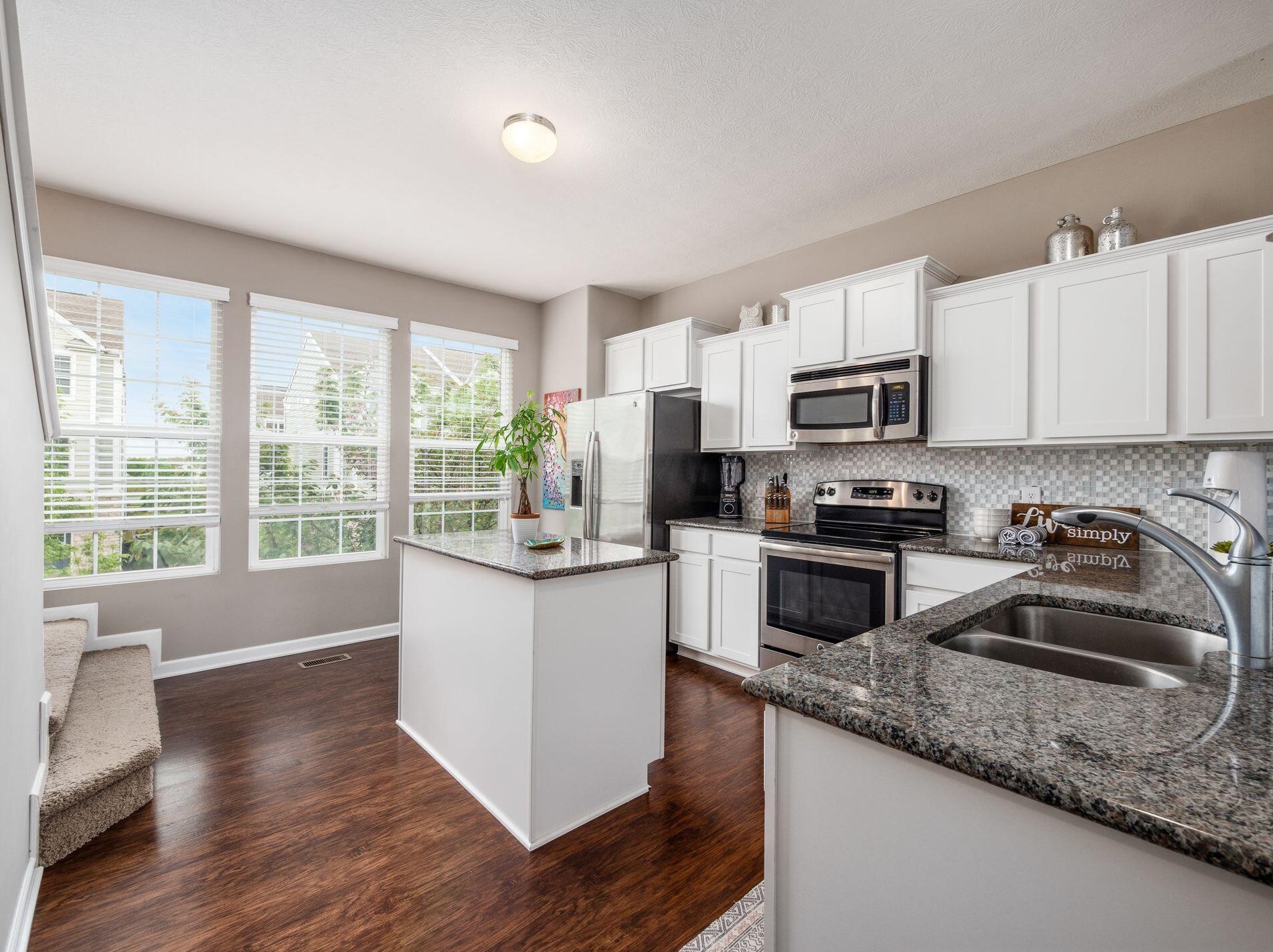 5905 Winberry Creek Dr, Dublin, OH 43016-6303