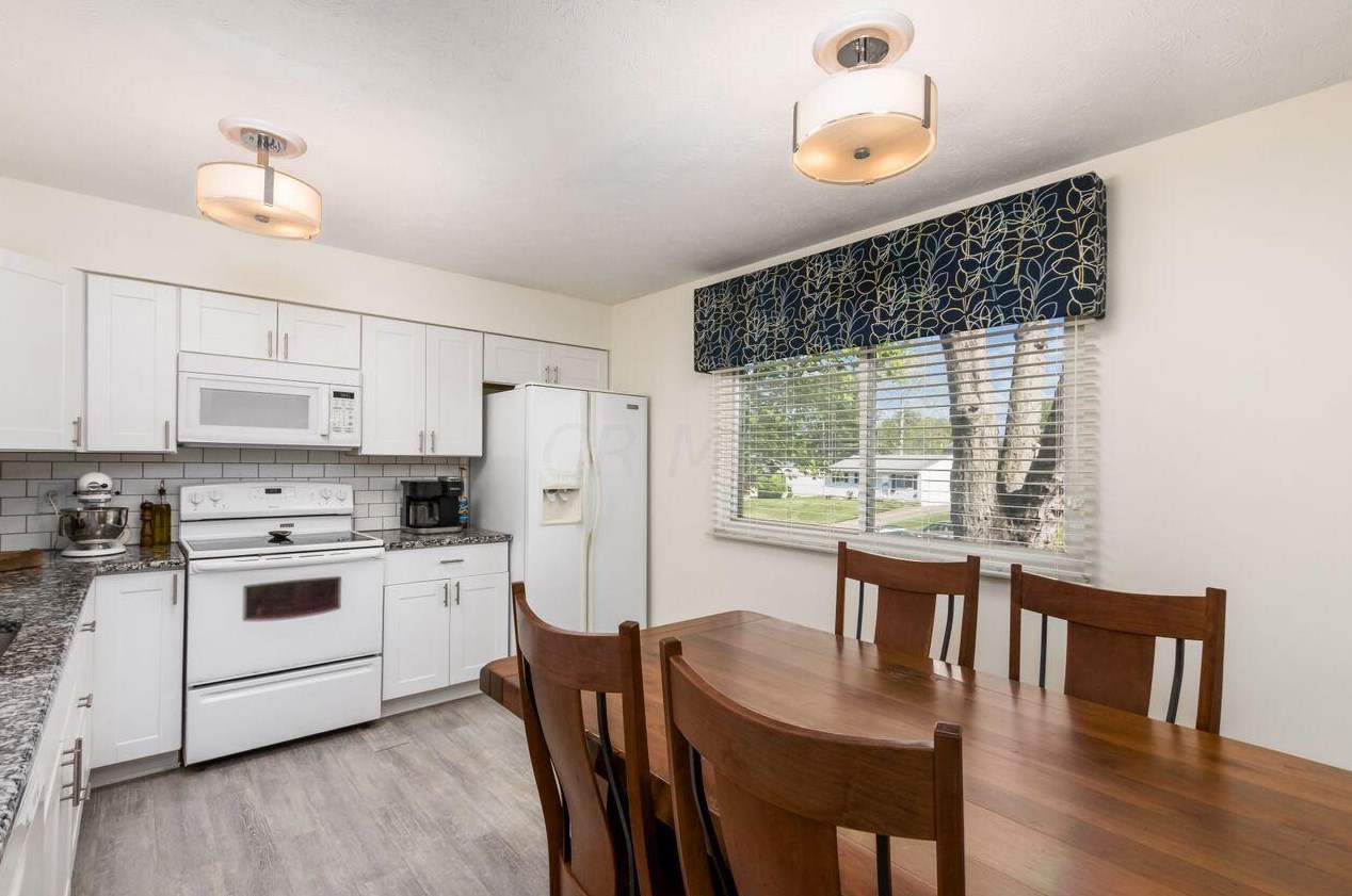 3585 Karikal Ct, Westerville OH  43081-4021 exterior