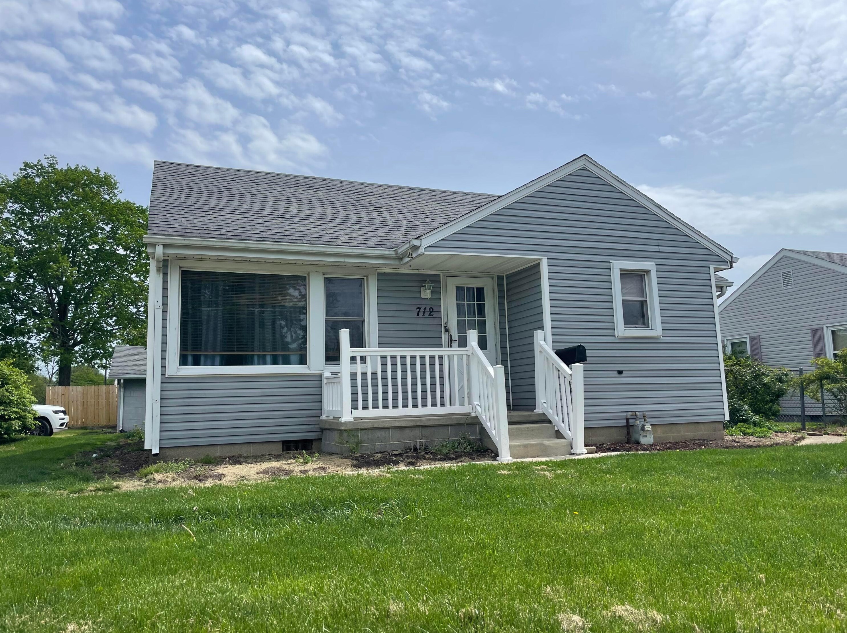 712 S Elm St, Washington CH, OH 43160