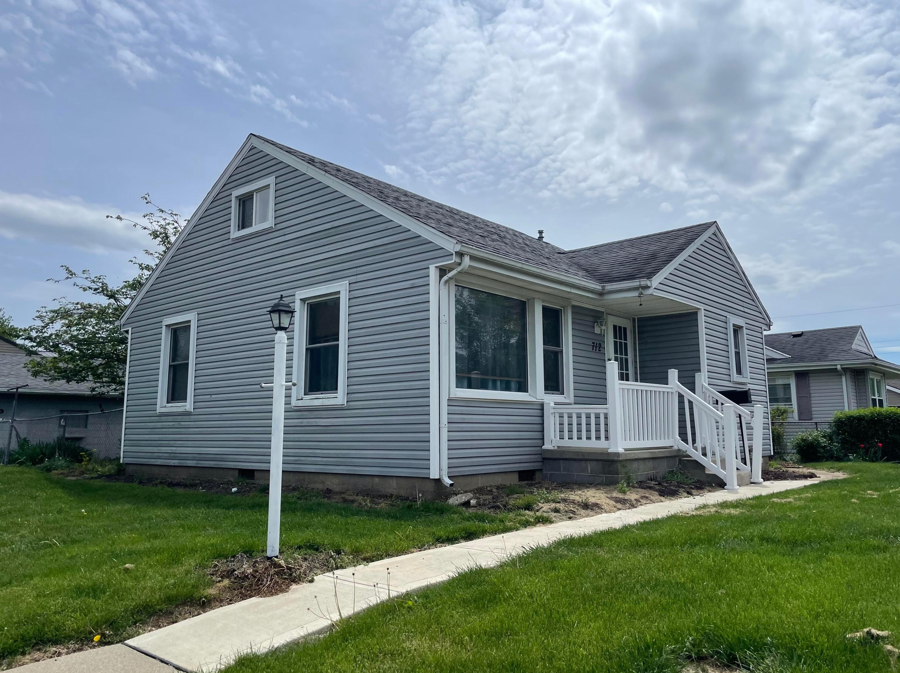 712 Elm St, Washington Ch OH  43160-2060 exterior