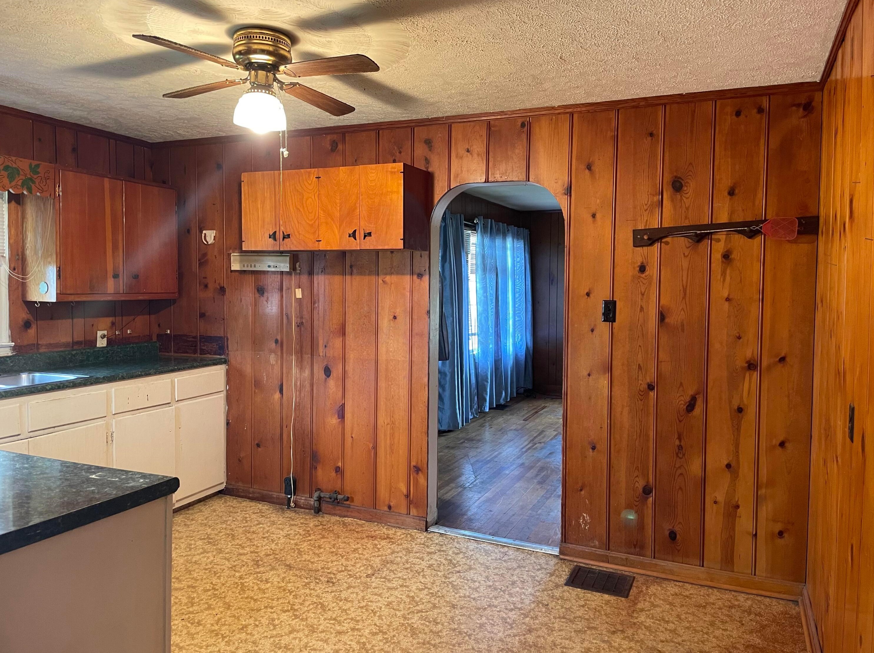 712 Elm St, Washington Ch OH  43160-2060 exterior