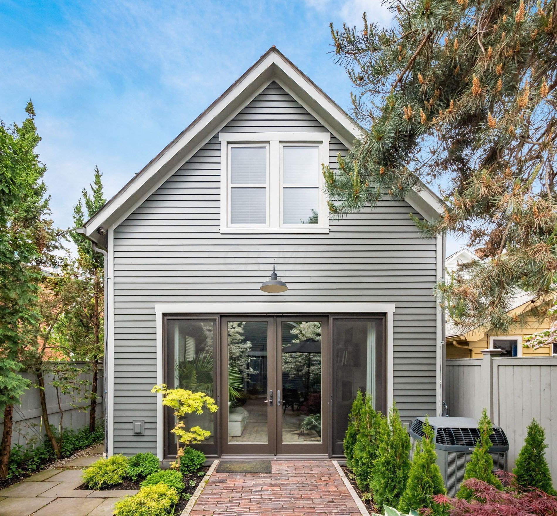 630 Mohawk St, Columbus OH  43206-1153 exterior