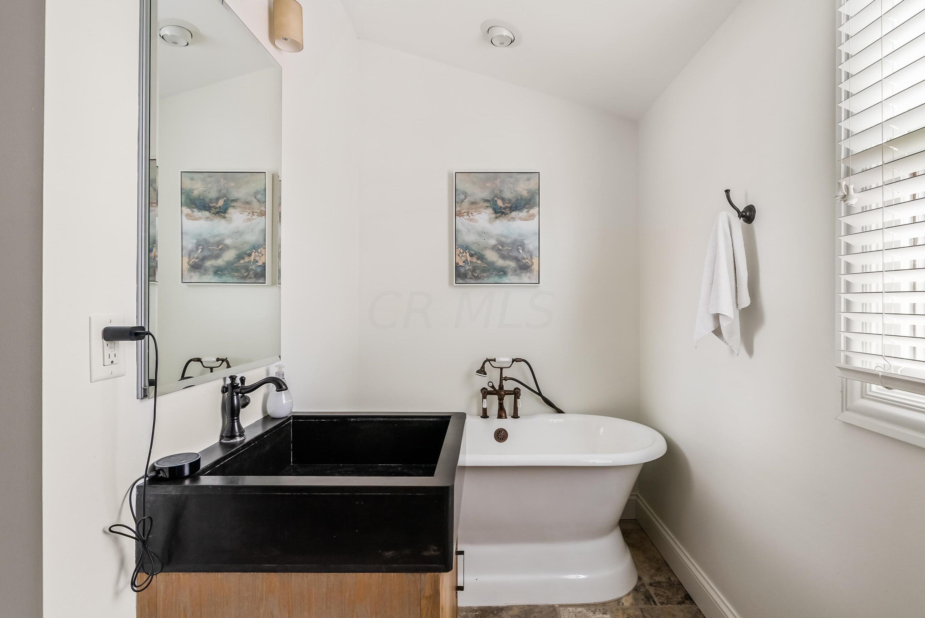 630 Mohawk St, Columbus OH  43206-1153 exterior