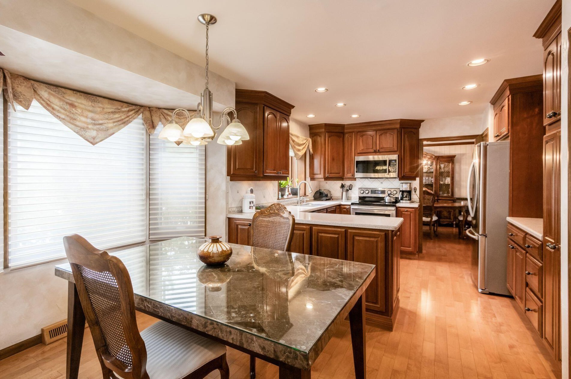 1000 Ravine Ridge Dr, Columbus OH  43085-2907 exterior