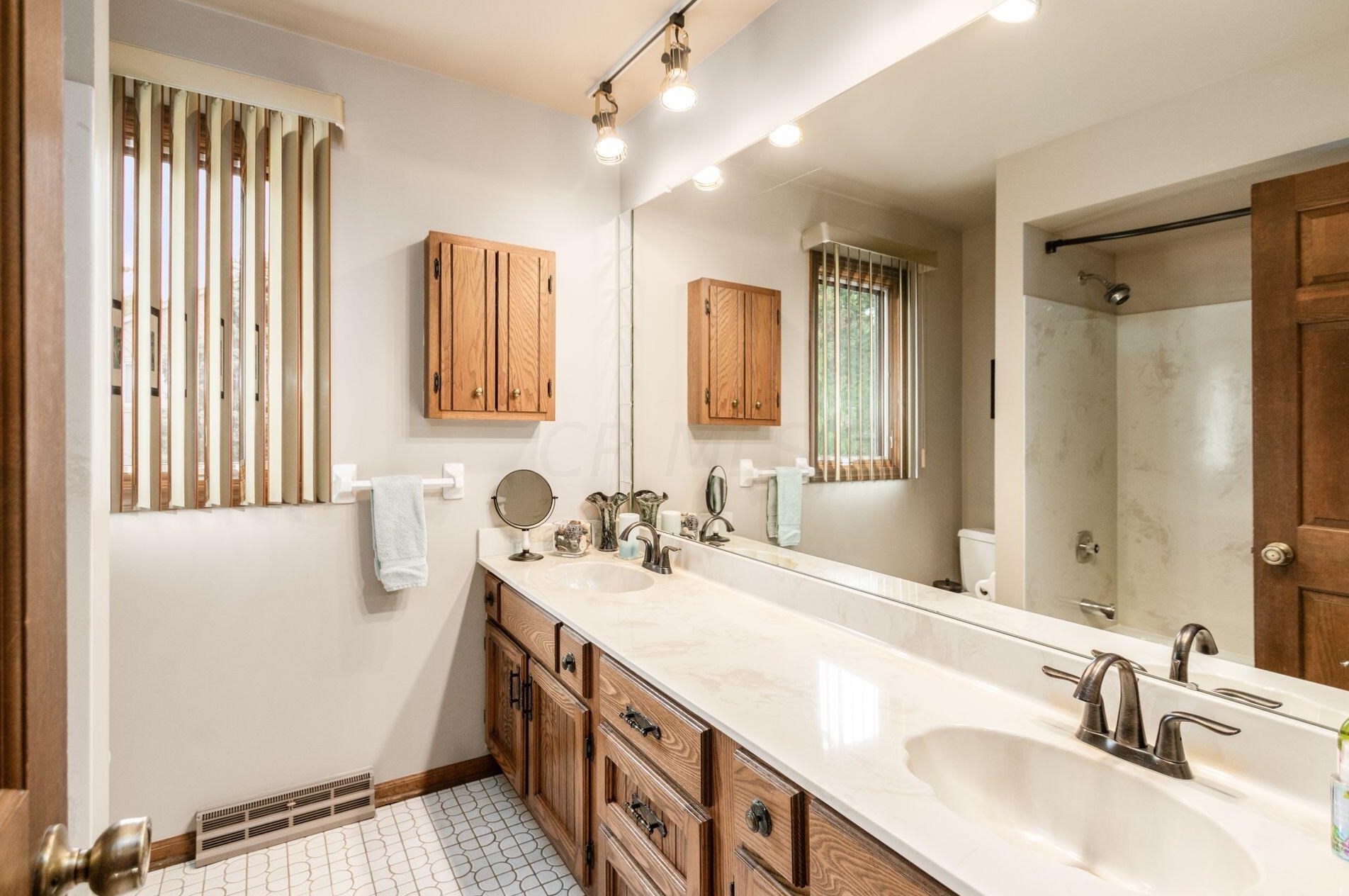 1000 Ravine Ridge Dr, Columbus OH  43085-2907 exterior