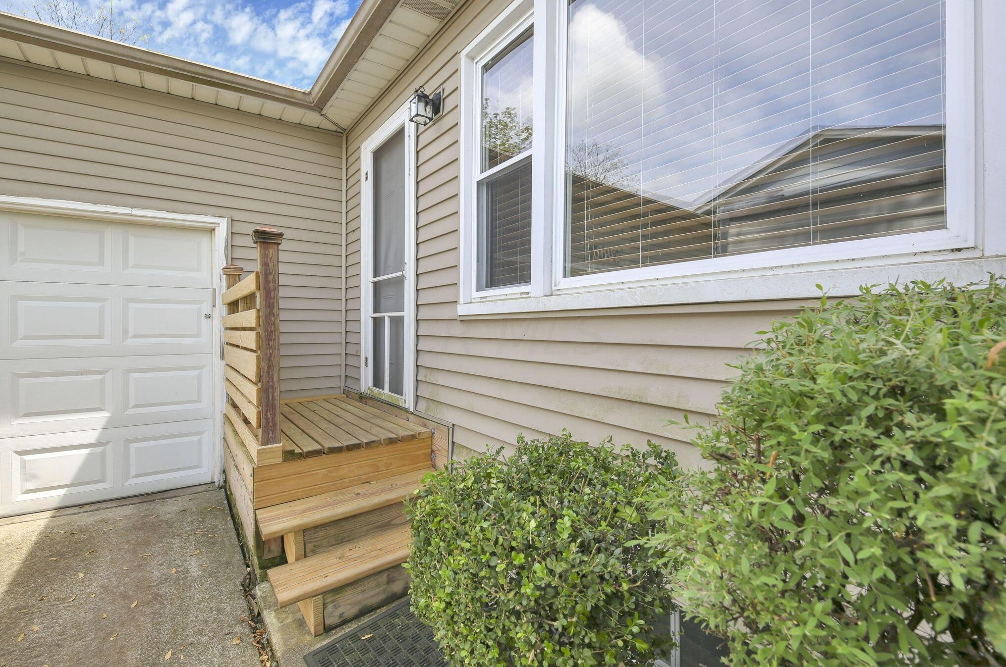 4900 Colonel Perry Dr, Columbus, OH 43229-5129