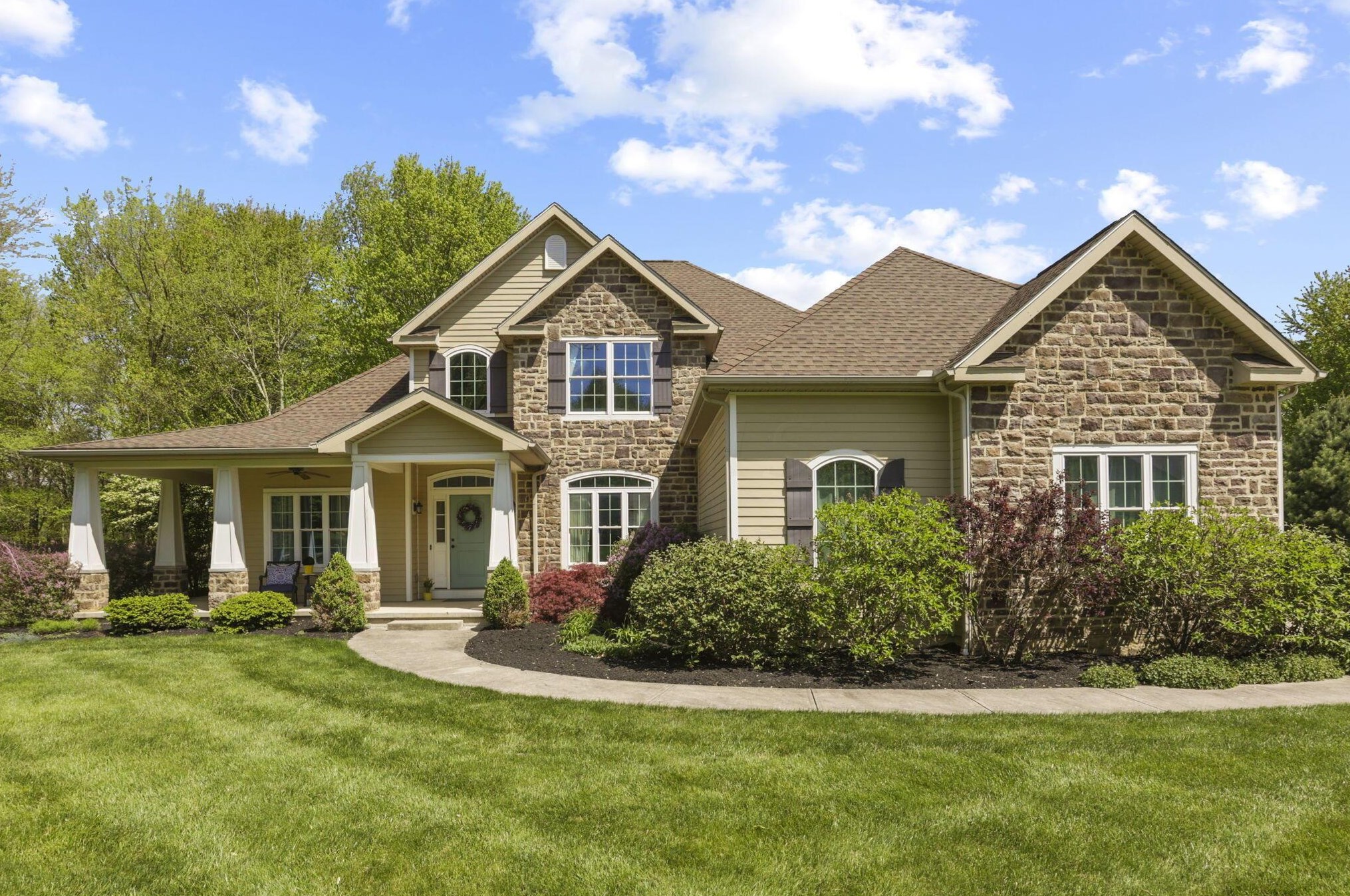 150 Lexington Woods Dr, Granville, OH 43023