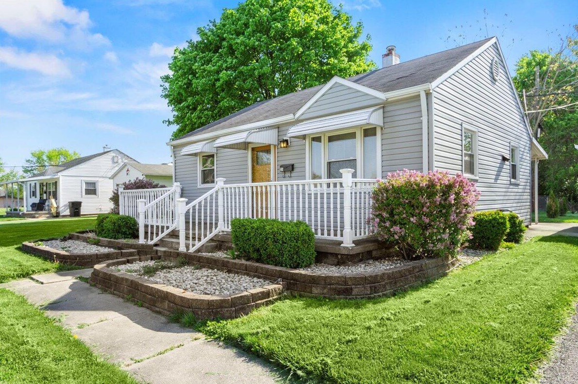 612 Reading Dr, Springfield, OH 45505-2512