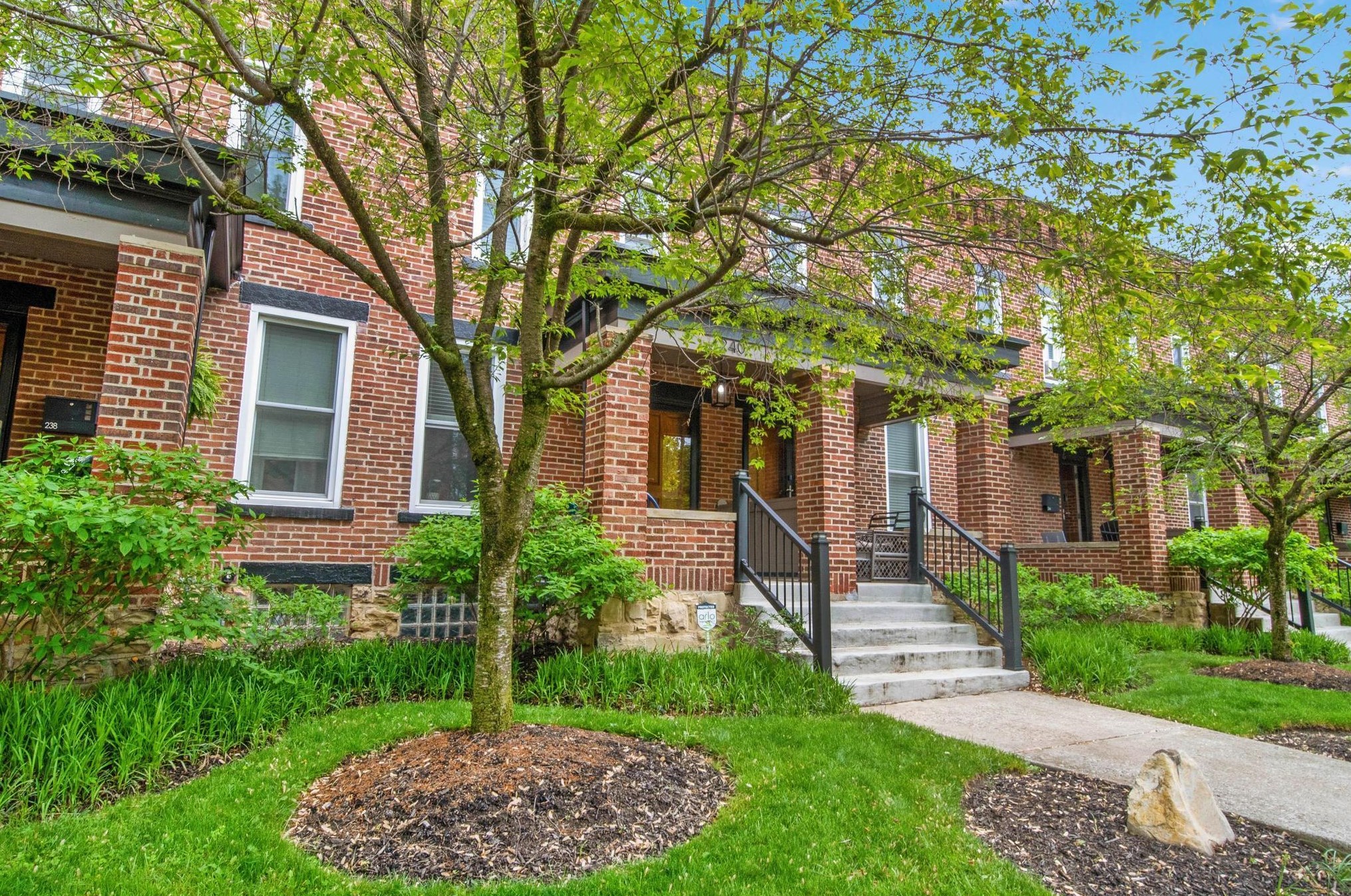 240 Hanford St, Columbus, OH 43206-3665