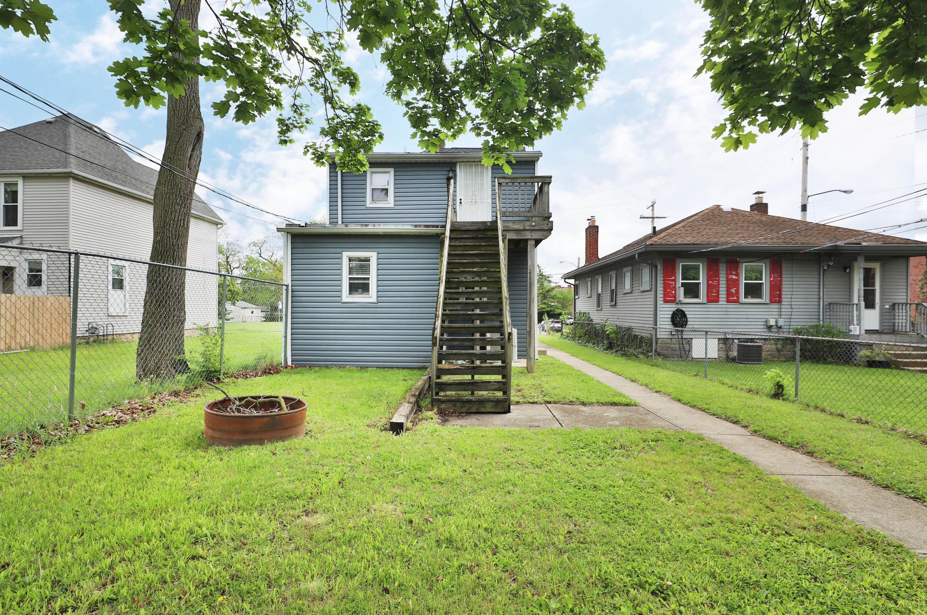 215 Taylor Ave, Columbus OH 43203-1226 exterior