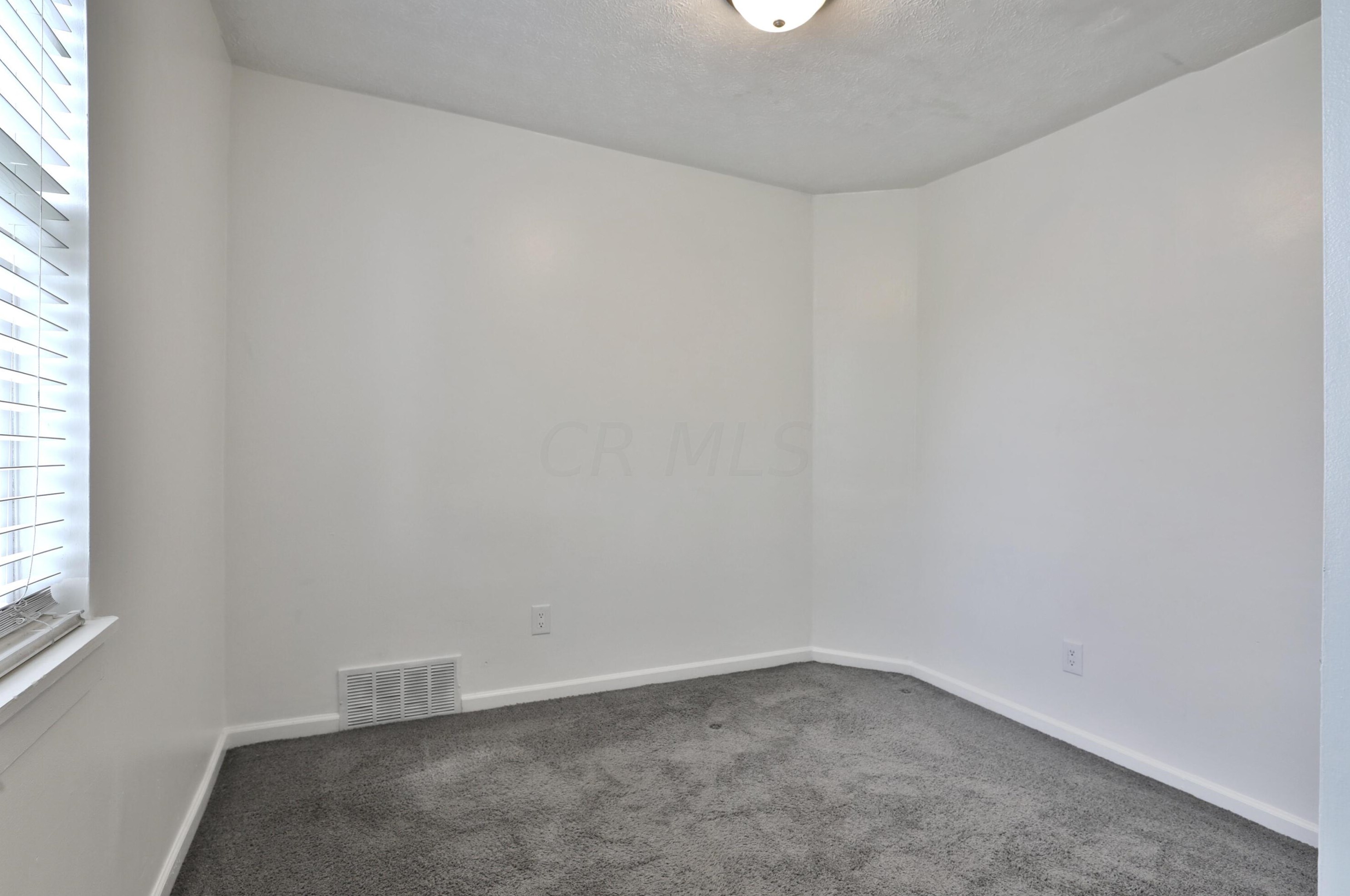 215 Taylor Ave, Columbus OH 43203-1226 exterior