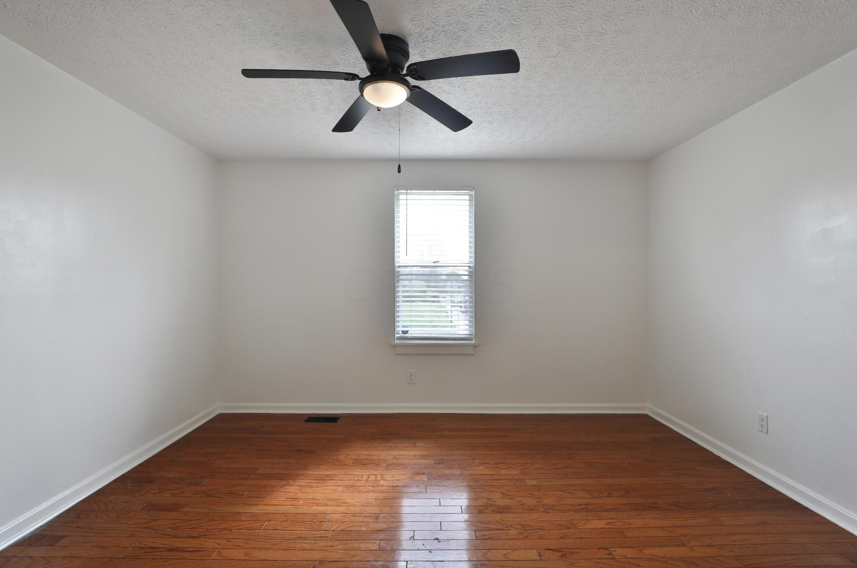 215 Taylor Ave, Columbus OH 43203-1226 exterior