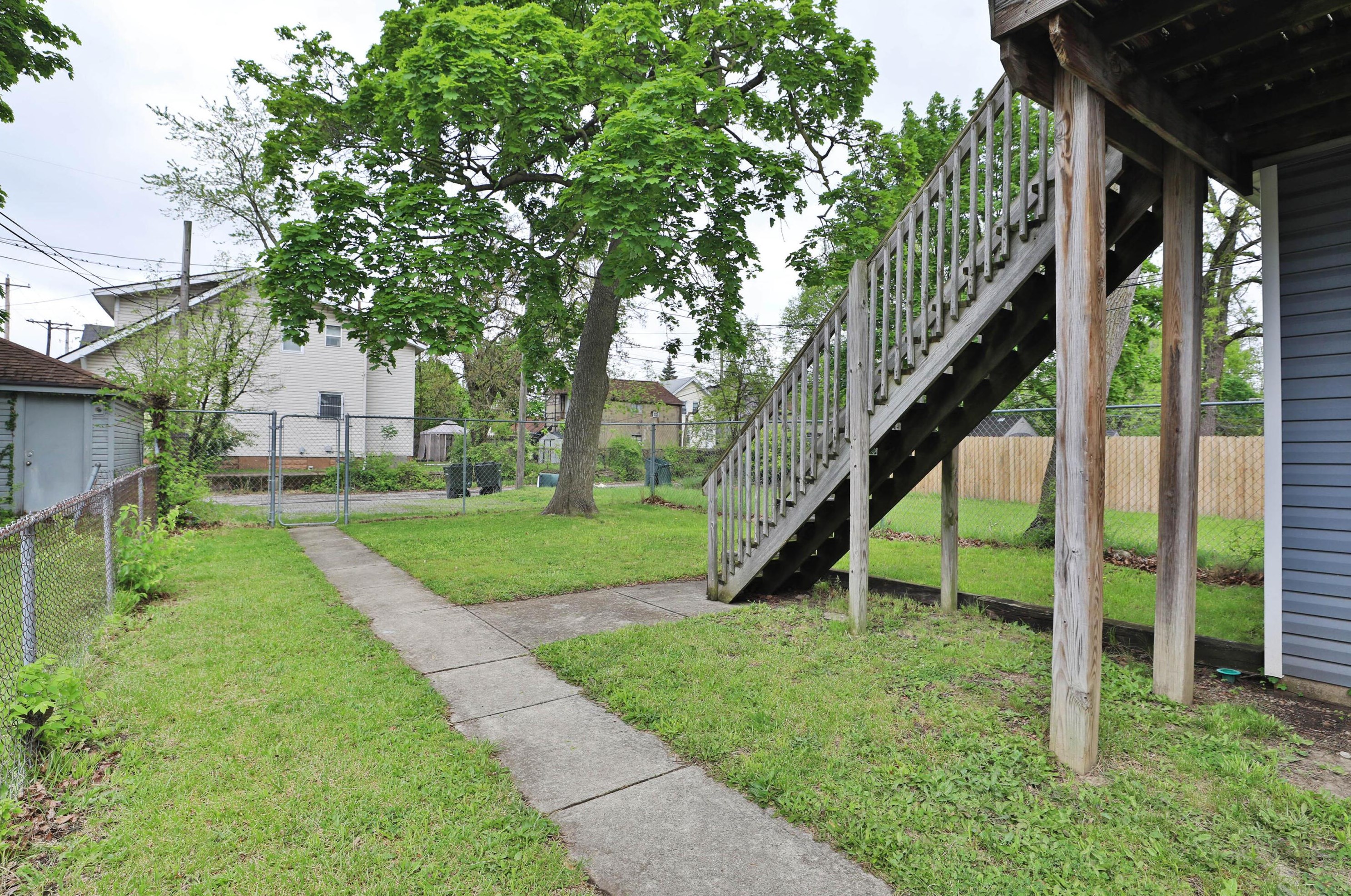 215 Taylor Ave, Columbus OH 43203-1226 exterior