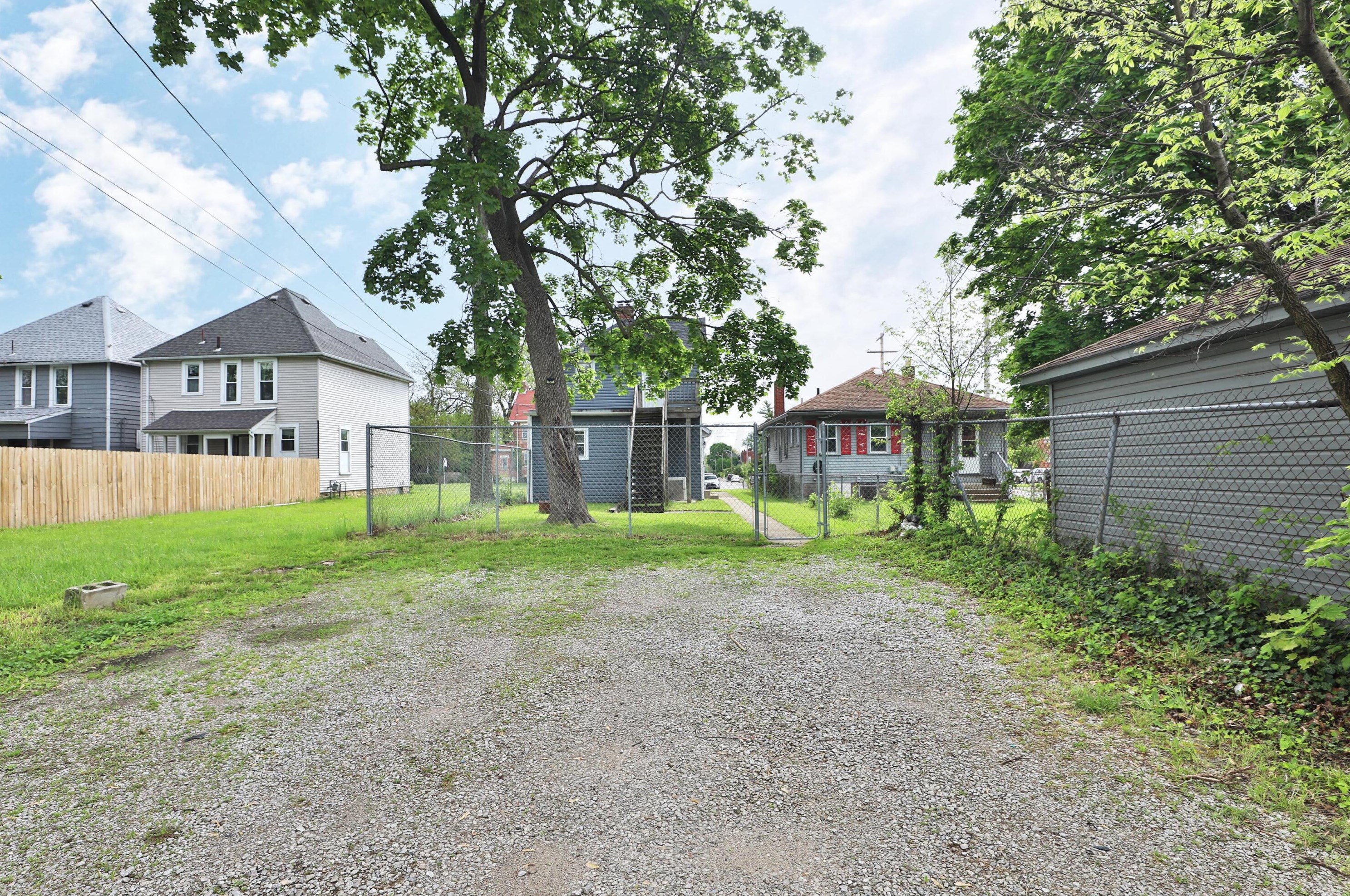 215 Taylor Ave, Columbus OH 43203-1226 exterior