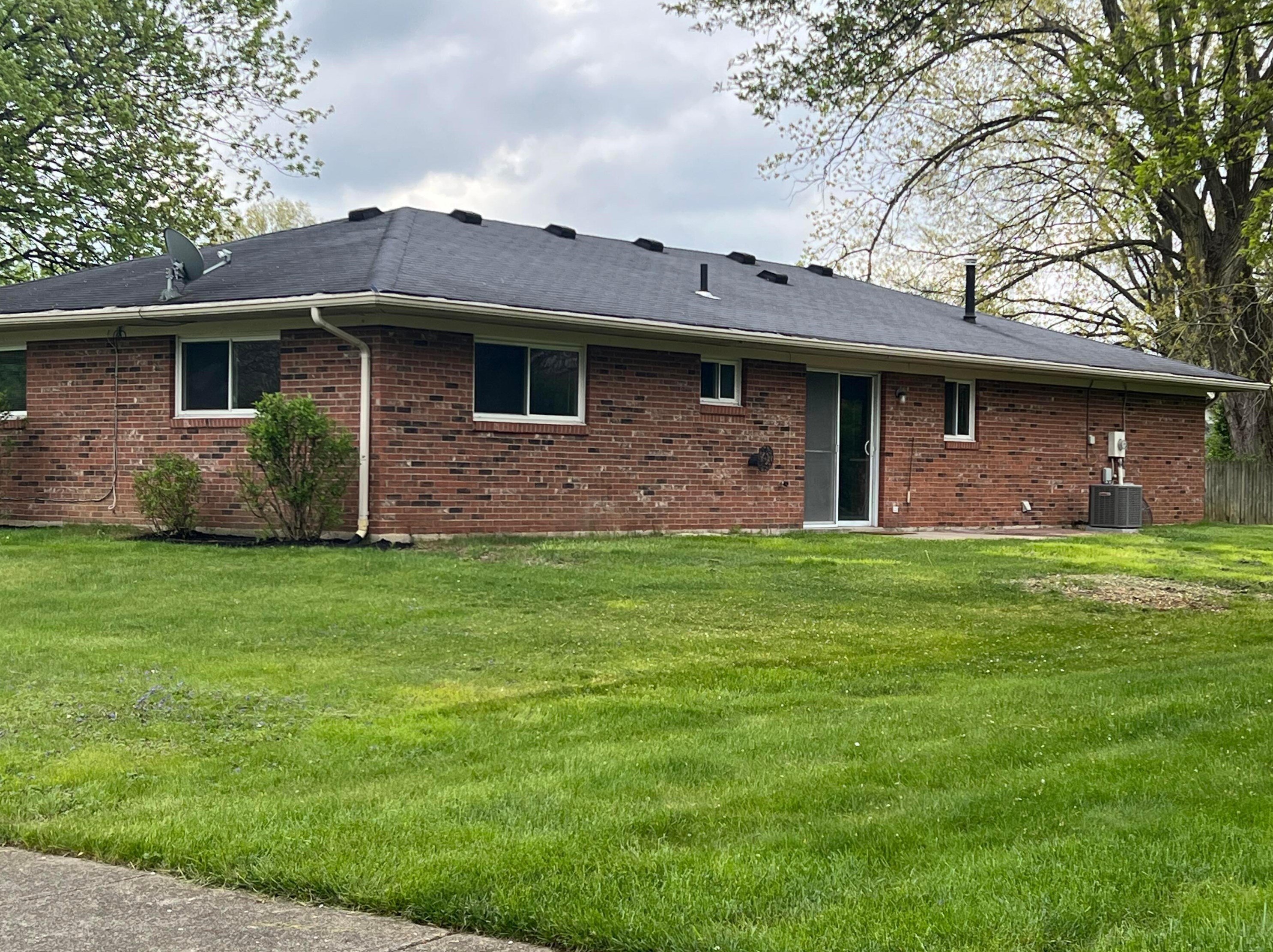 785 Pointview Dr, Westerville, OH 43081