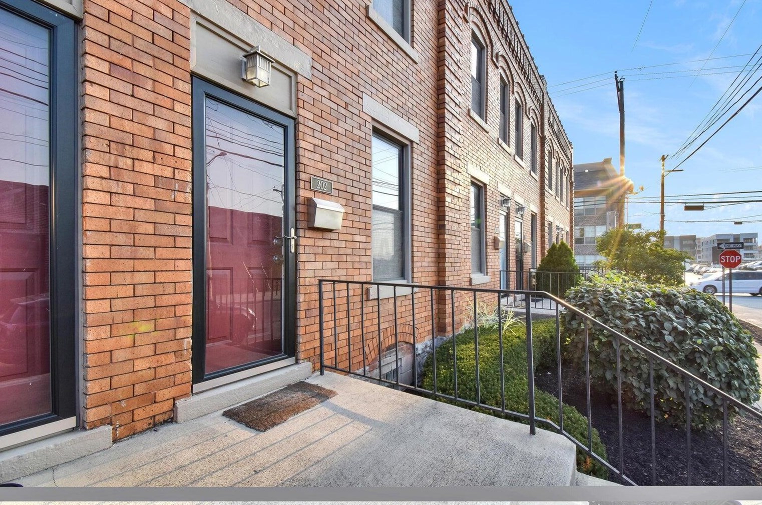 202 Warren St, Columbus, OH 43215-1545