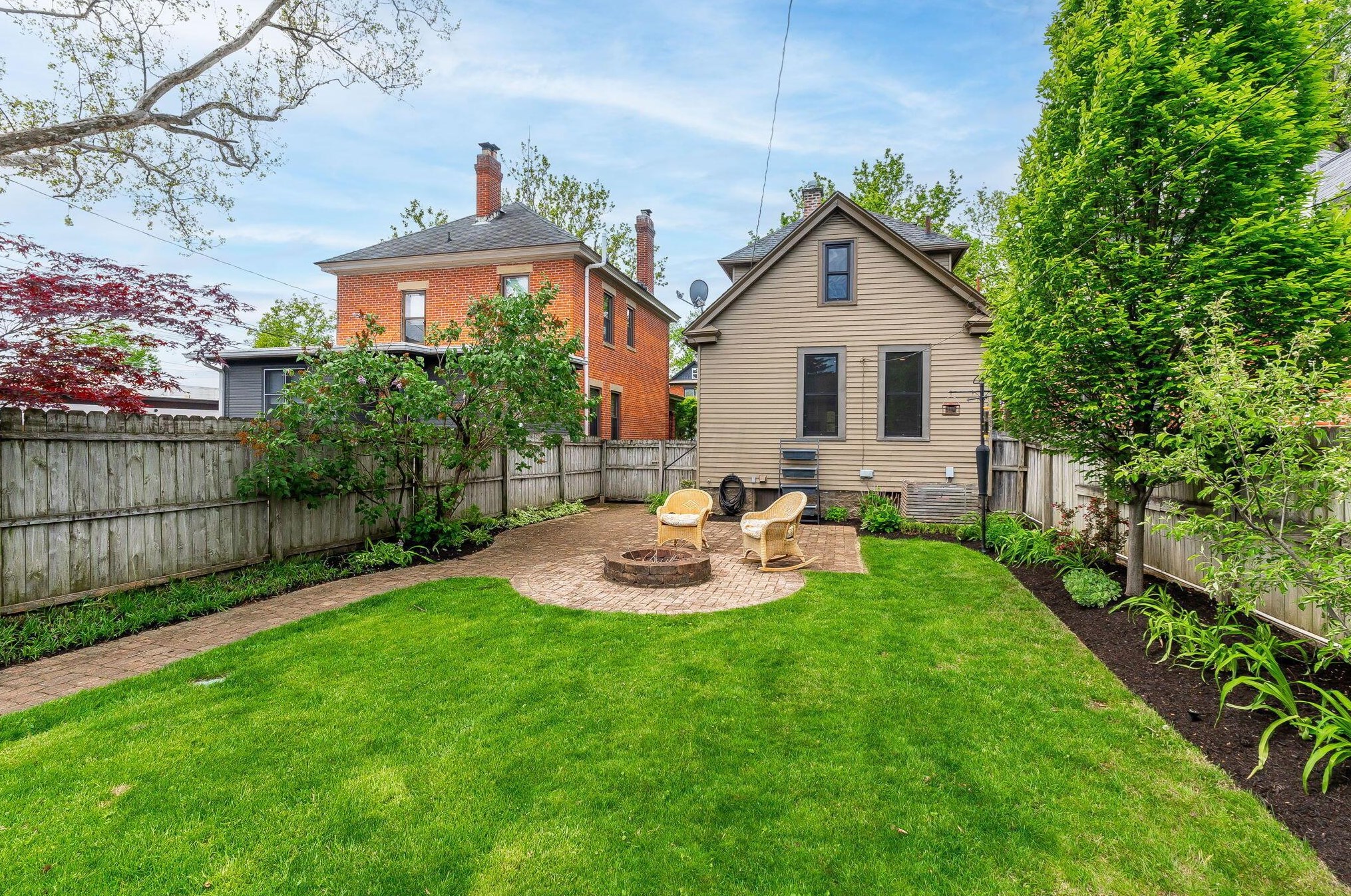 894 Bruck St, Columbus OH  43206-2312 exterior