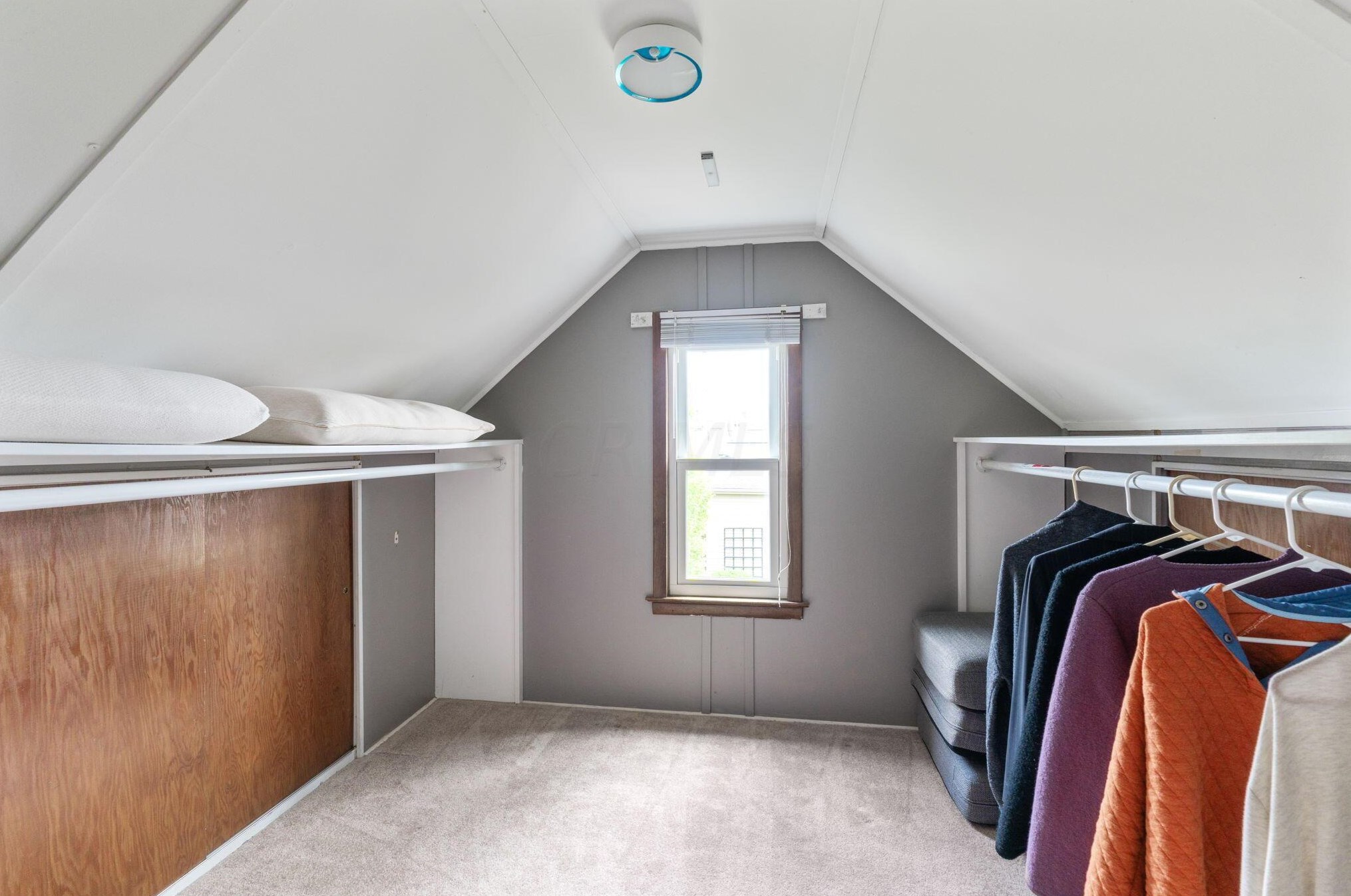 894 Bruck St, Columbus OH  43206-2312 exterior