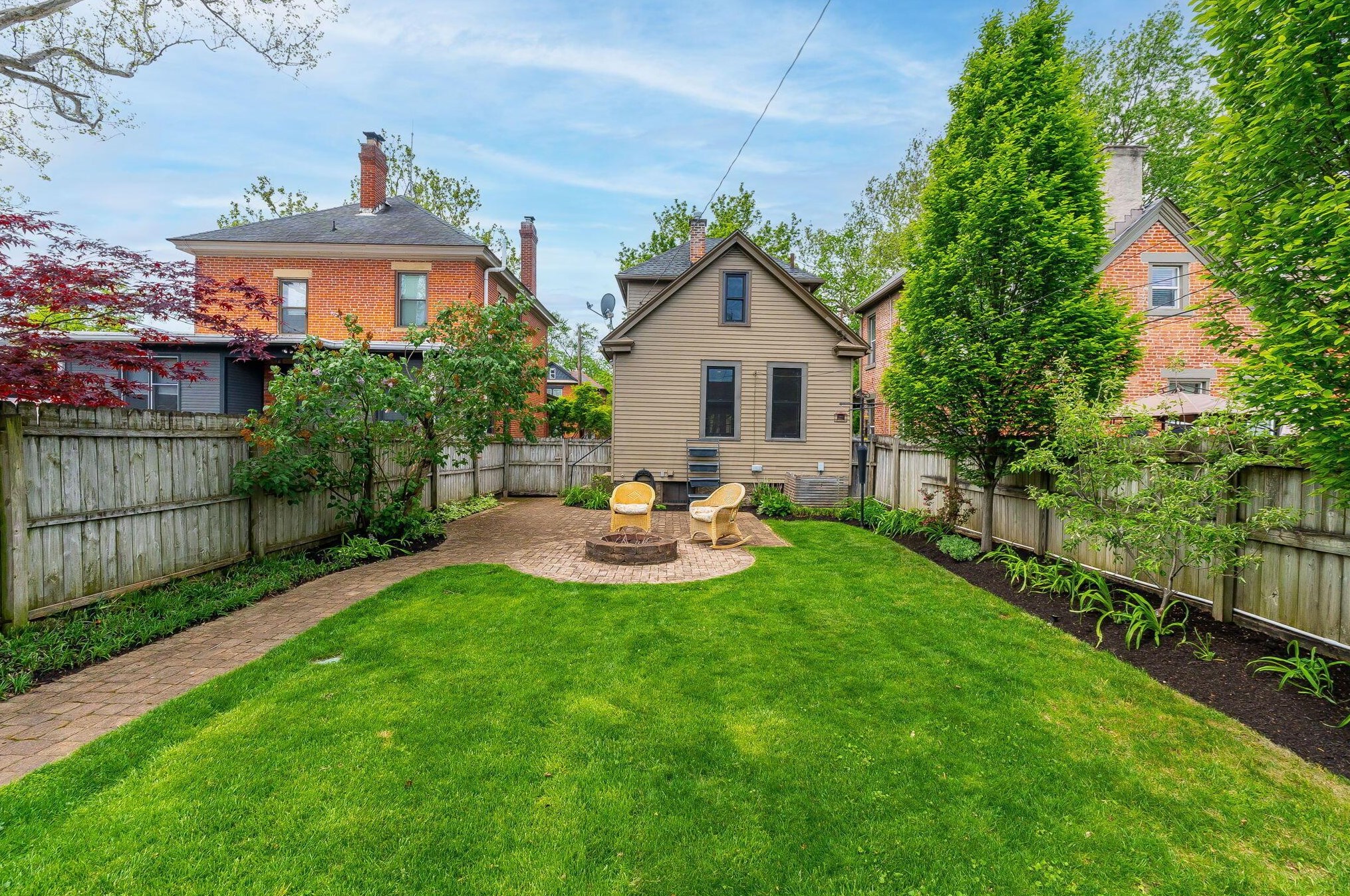 894 Bruck St, Columbus OH  43206-2312 exterior