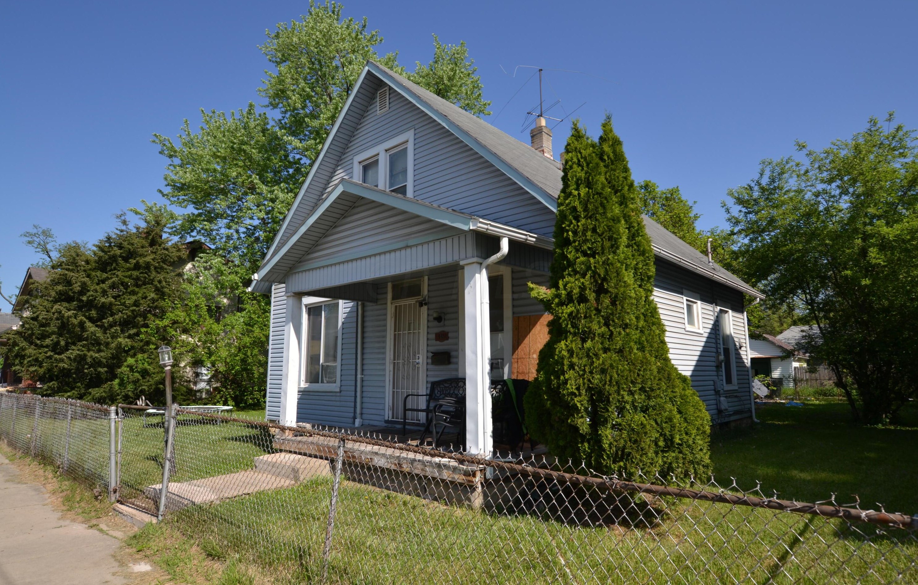 1482 Myrtle Ave, Columbus, OH 43211-1447