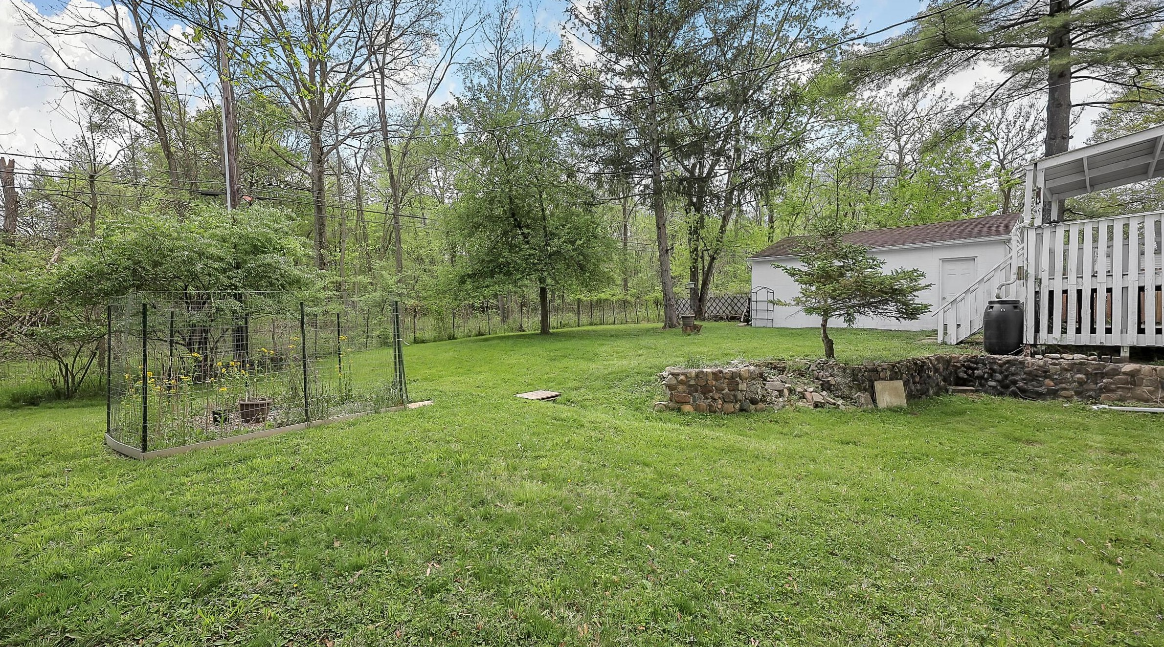 2419 Melrose Ave, Columbus OH 43224-2446 exterior