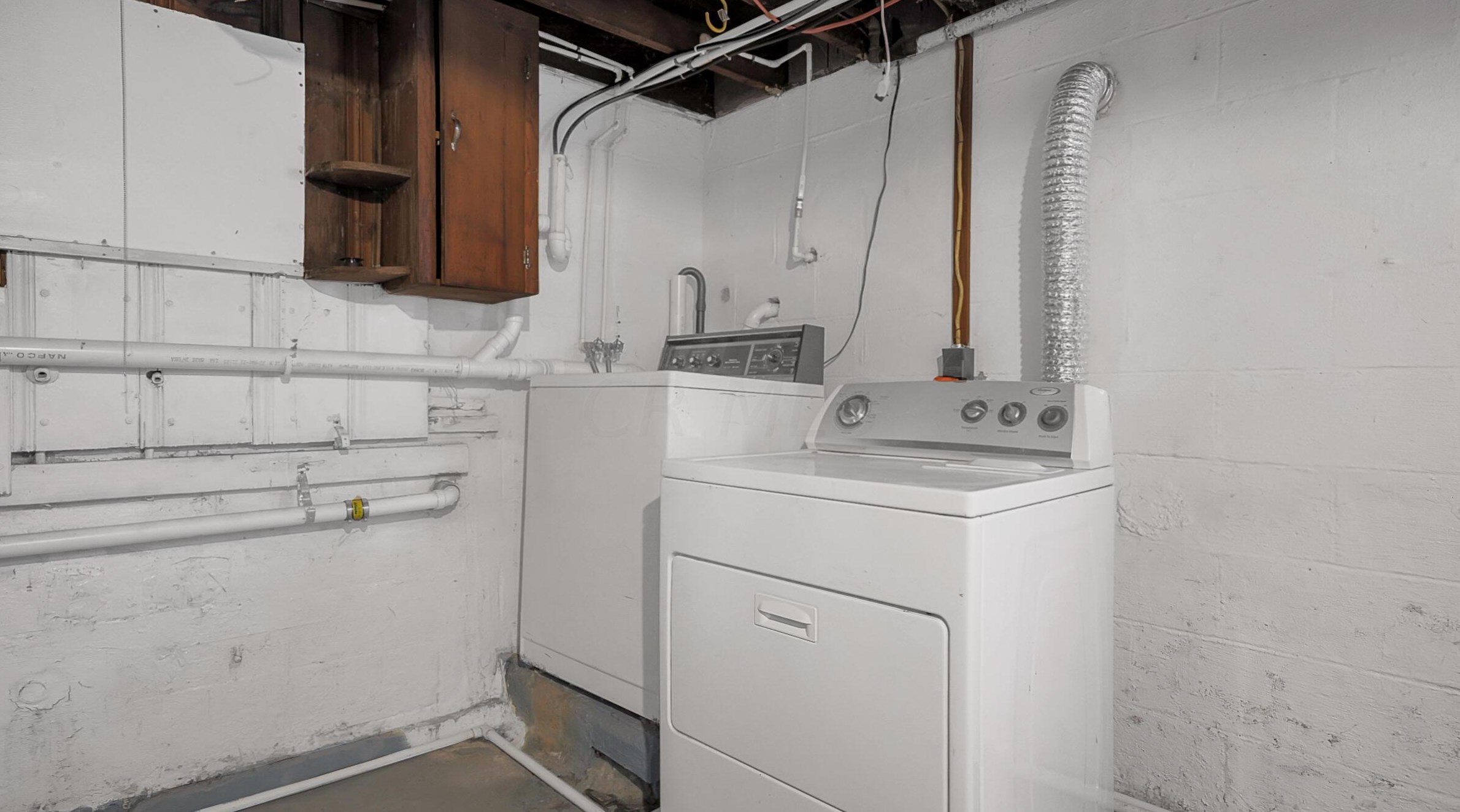 2419 Melrose Ave, Columbus OH 43224-2446 exterior