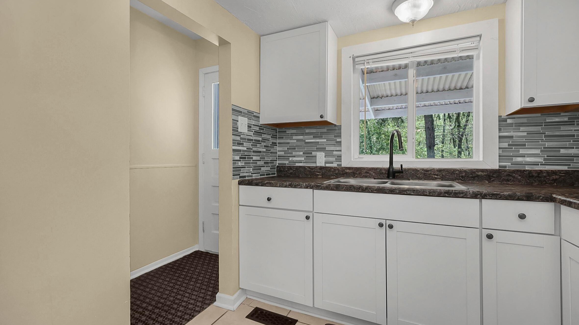 2419 Melrose Ave, Columbus OH 43224-2446 exterior