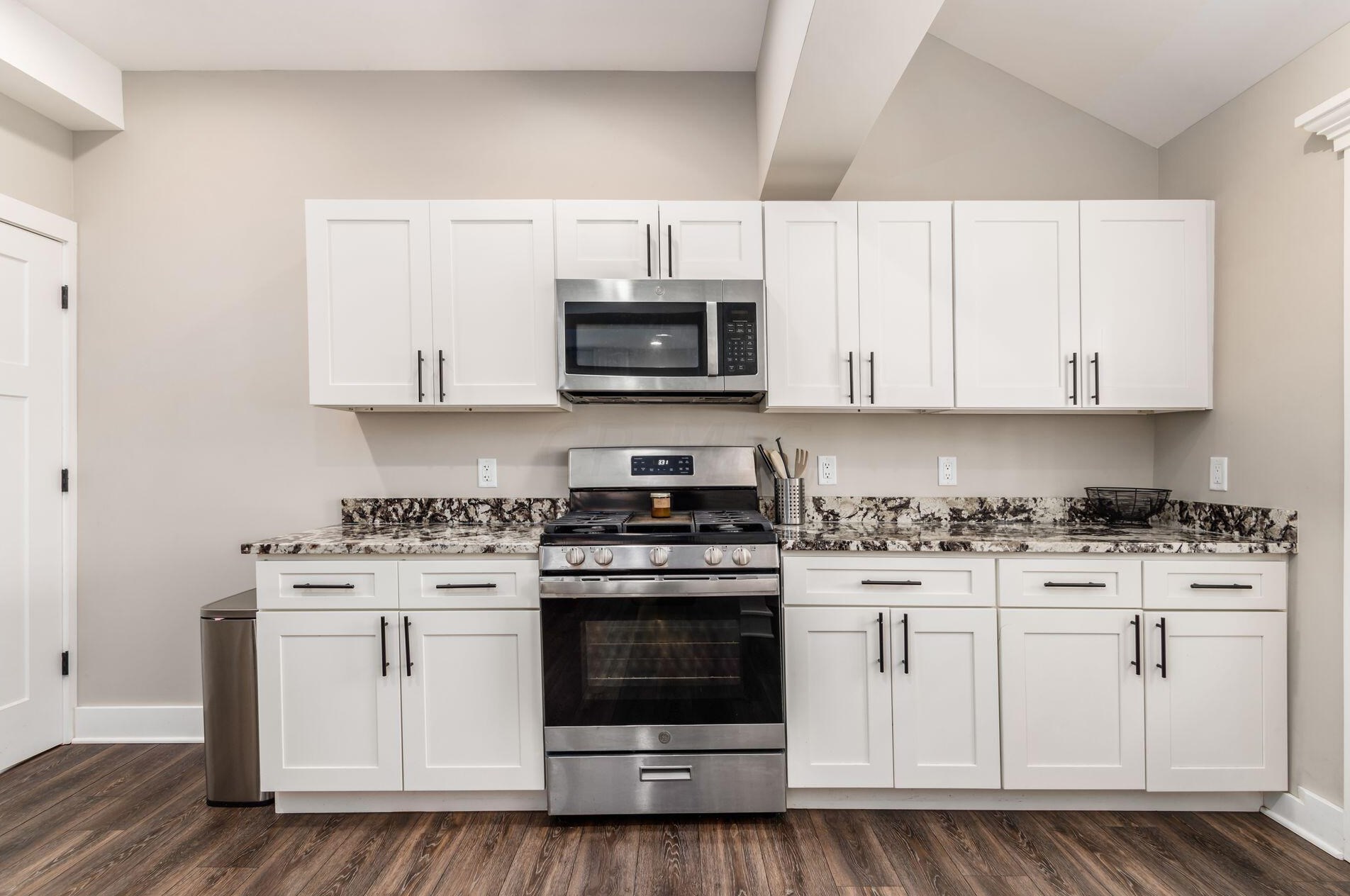 884 Ellsworth Ave, Columbus OH  43206-1708 exterior