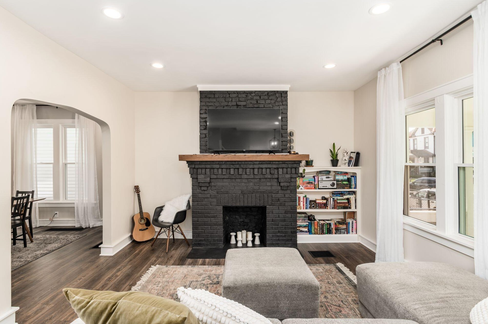 884 Ellsworth Ave, Columbus OH  43206-1708 exterior