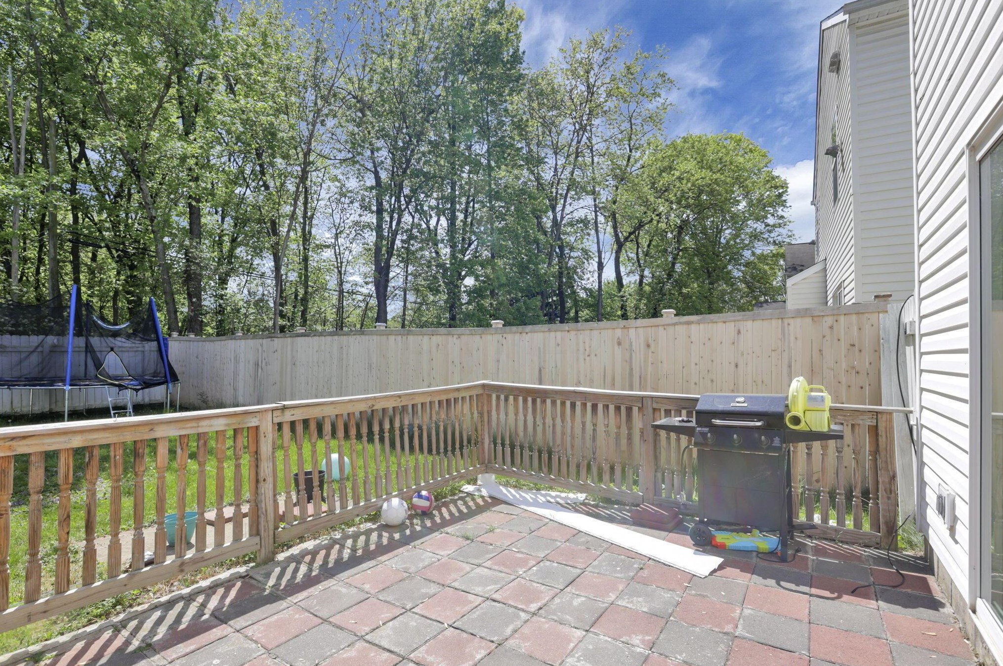 2737 Northwold Rd, Columbus OH 43231-5990 exterior