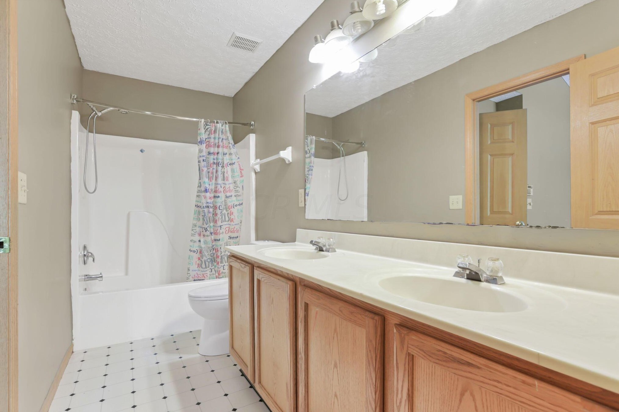 2737 Northwold Rd, Columbus OH 43231-5990 exterior