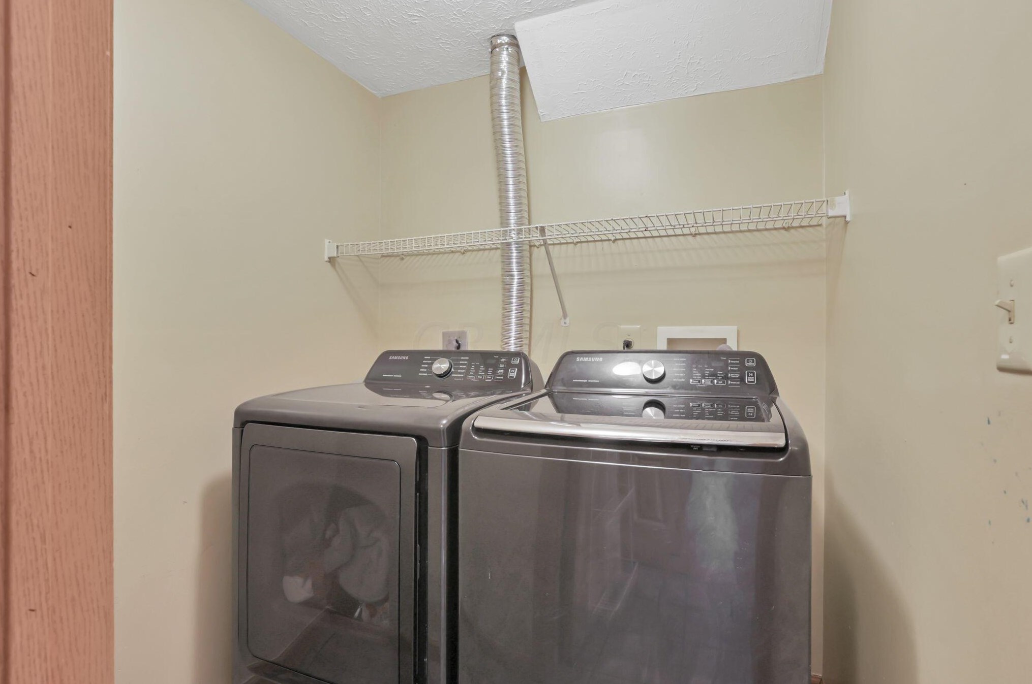 2737 Northwold Rd, Columbus OH 43231-5990 exterior