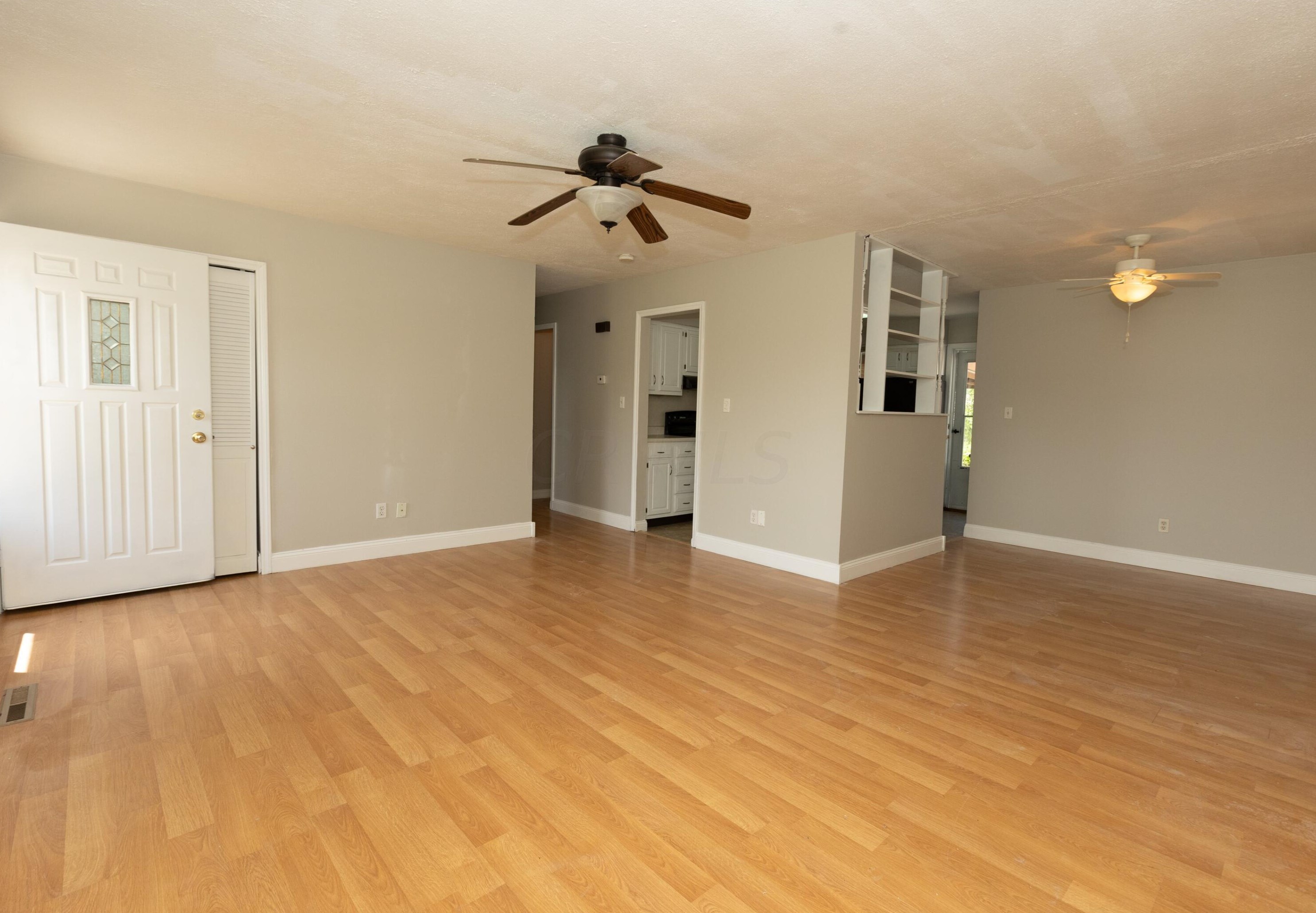 2730 Kenny Ln, Darbydale, OH 43123-3345