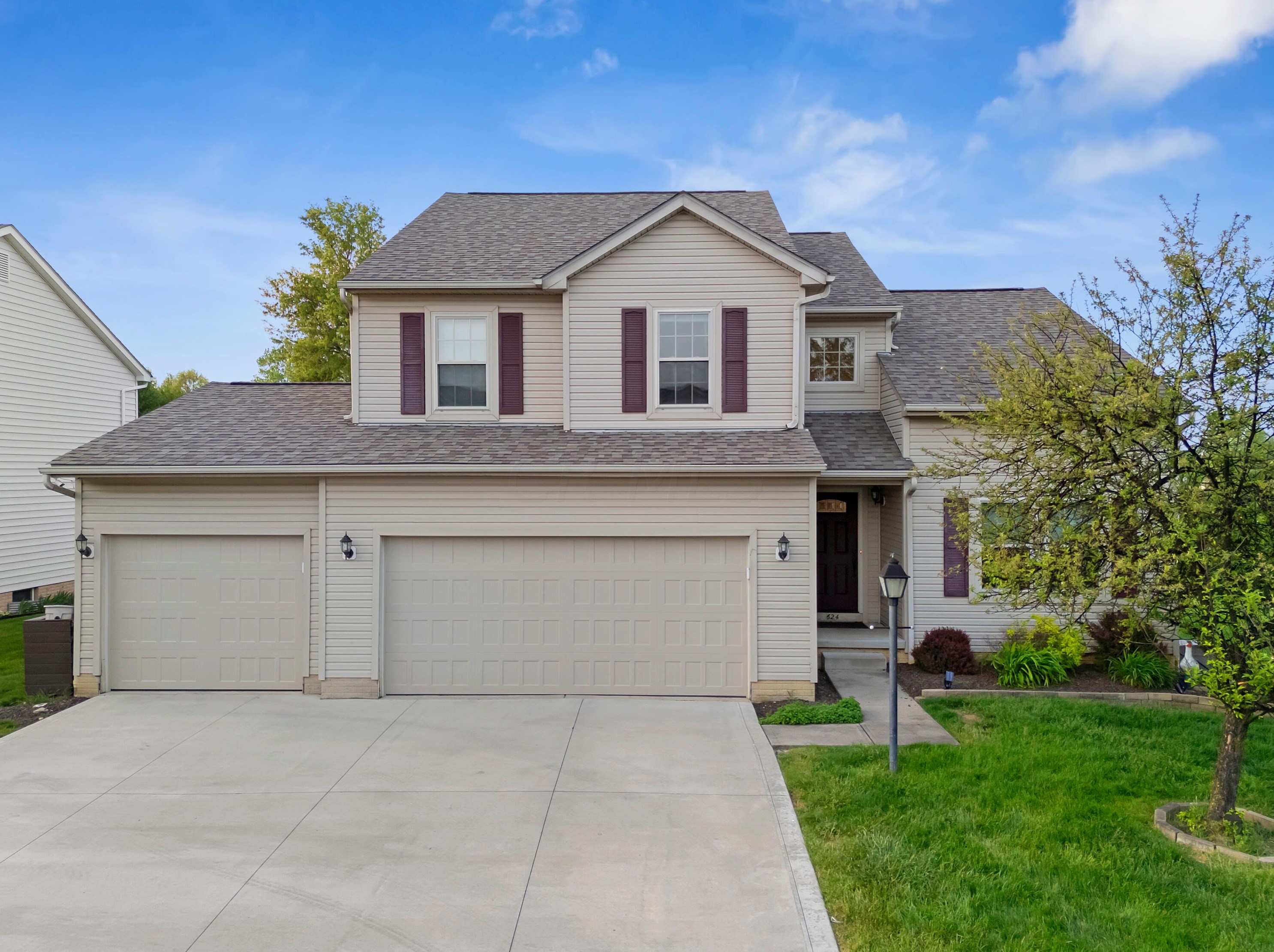 624 Brighton St, Pickerington, OH 43147-2091
