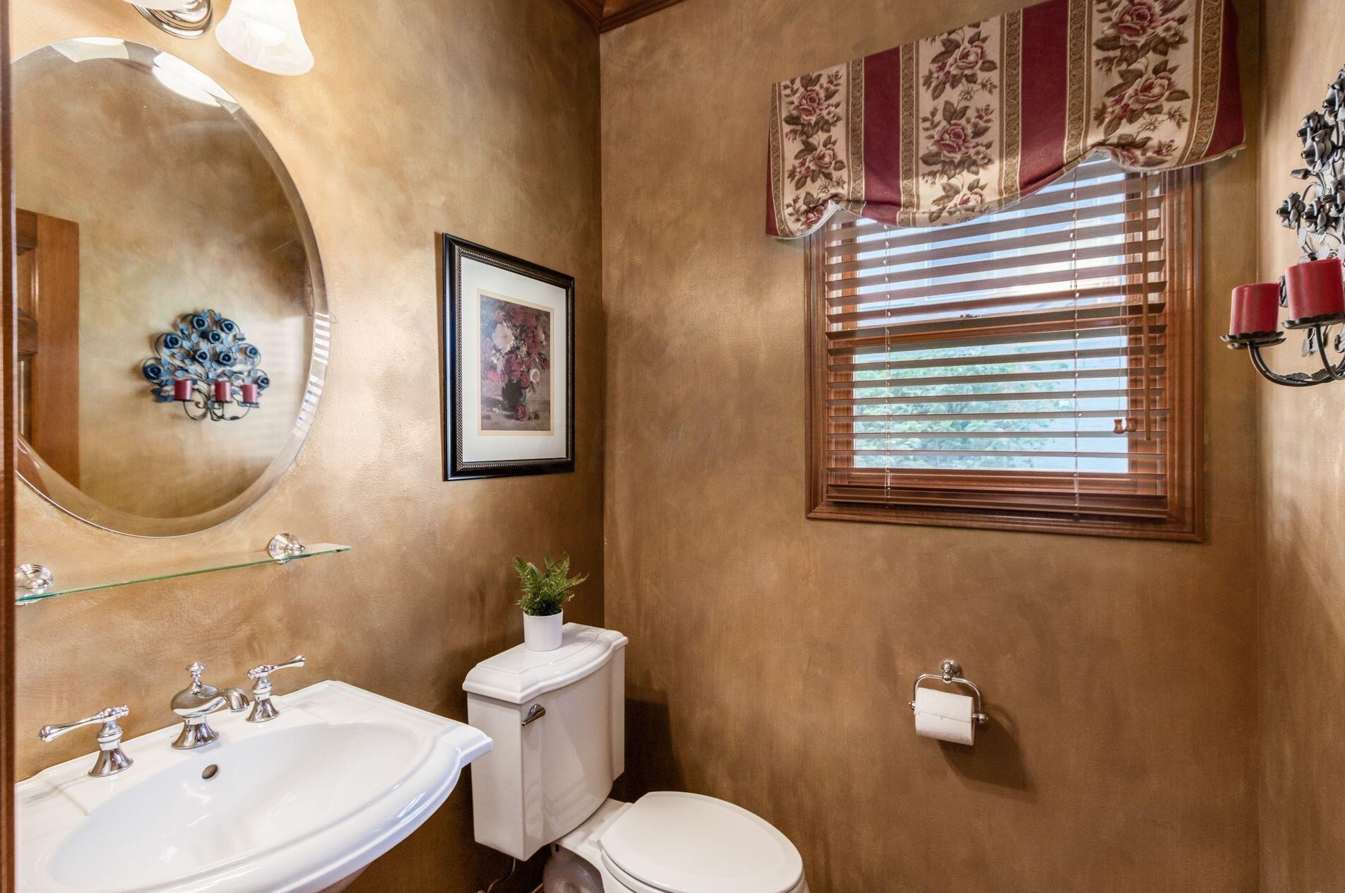 5220 Somerset Ave, Westerville OH  43082-8475 exterior