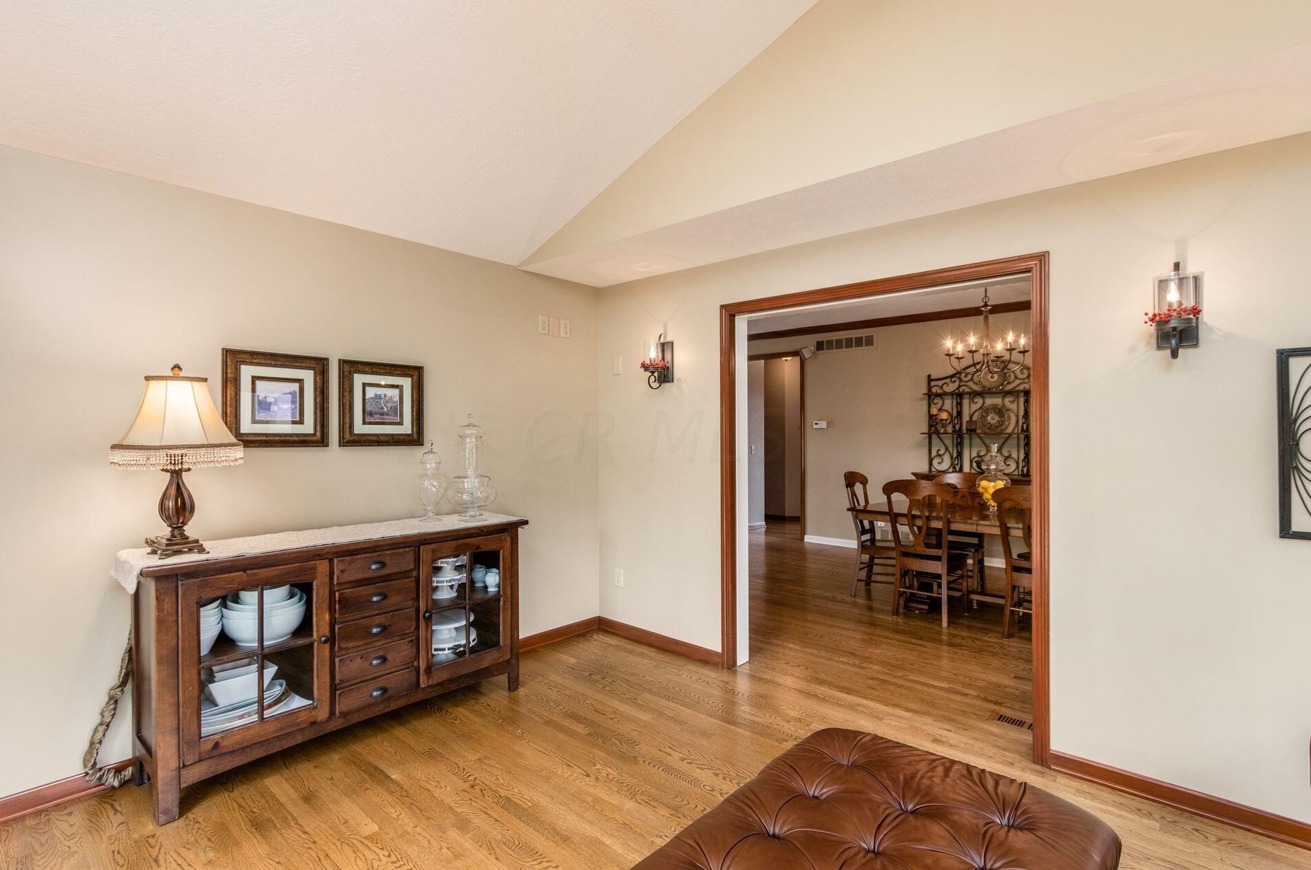 5220 Somerset Ave, Westerville OH  43082-8475 exterior