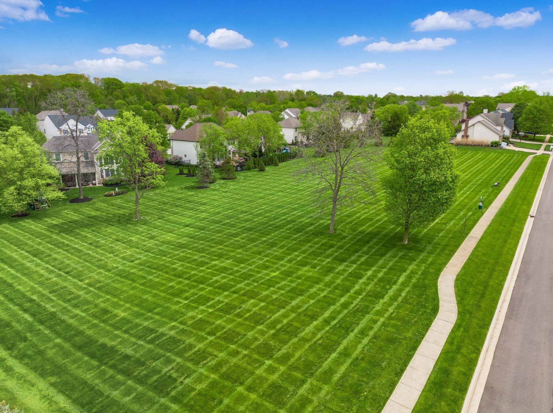 5220 Somerset Ave, Westerville OH  43082-8475 exterior