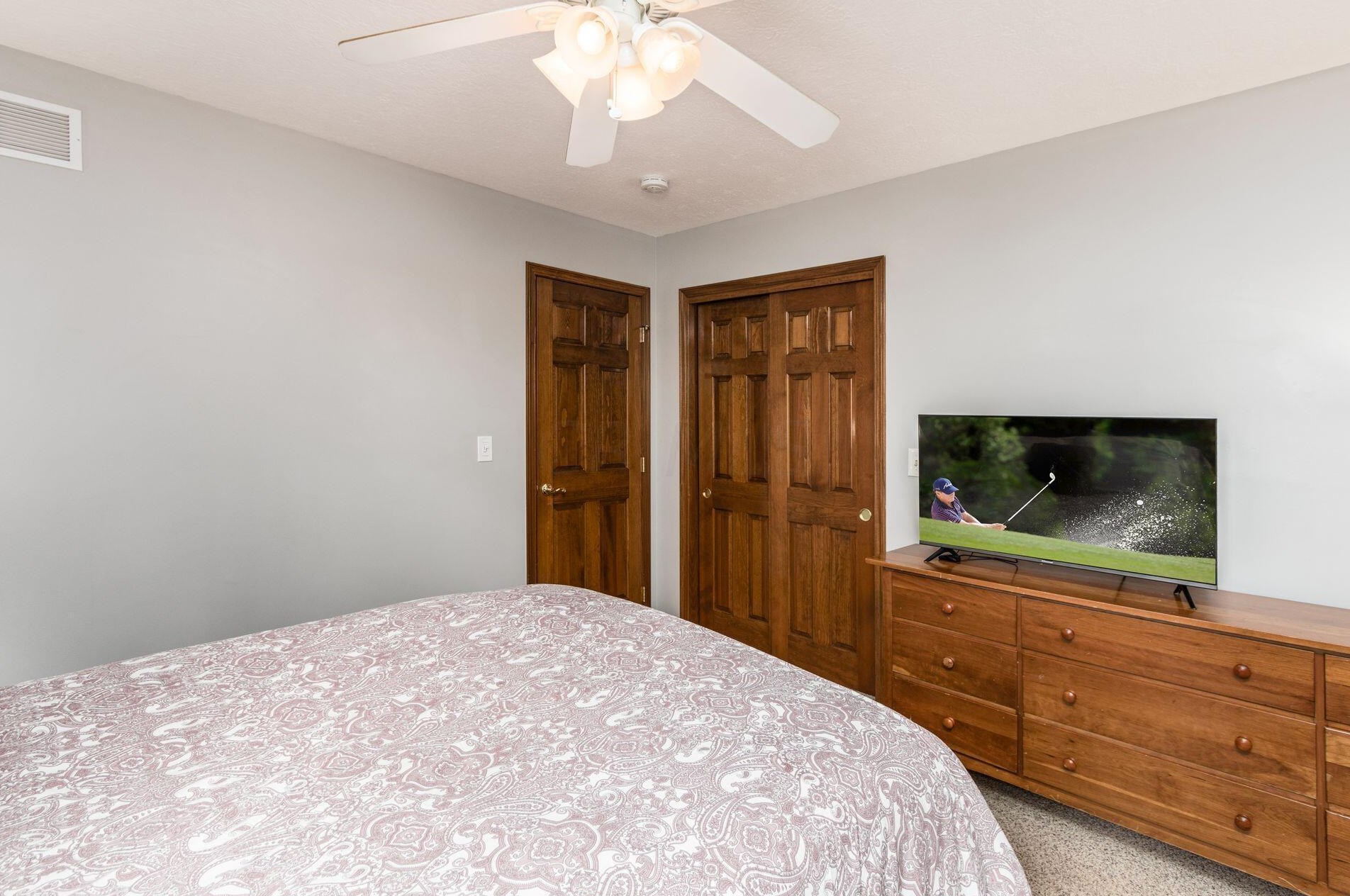 5220 Somerset Ave, Westerville OH  43082-8475 exterior