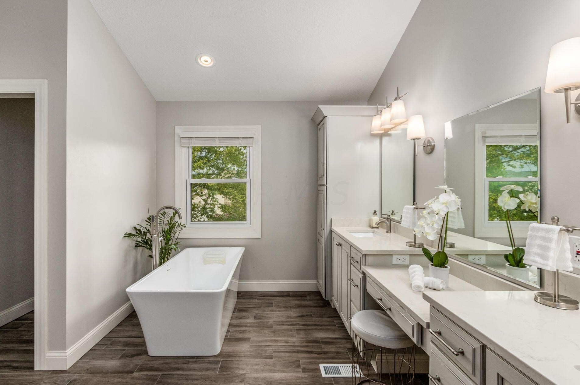 5220 Somerset Ave, Westerville OH  43082-8475 exterior