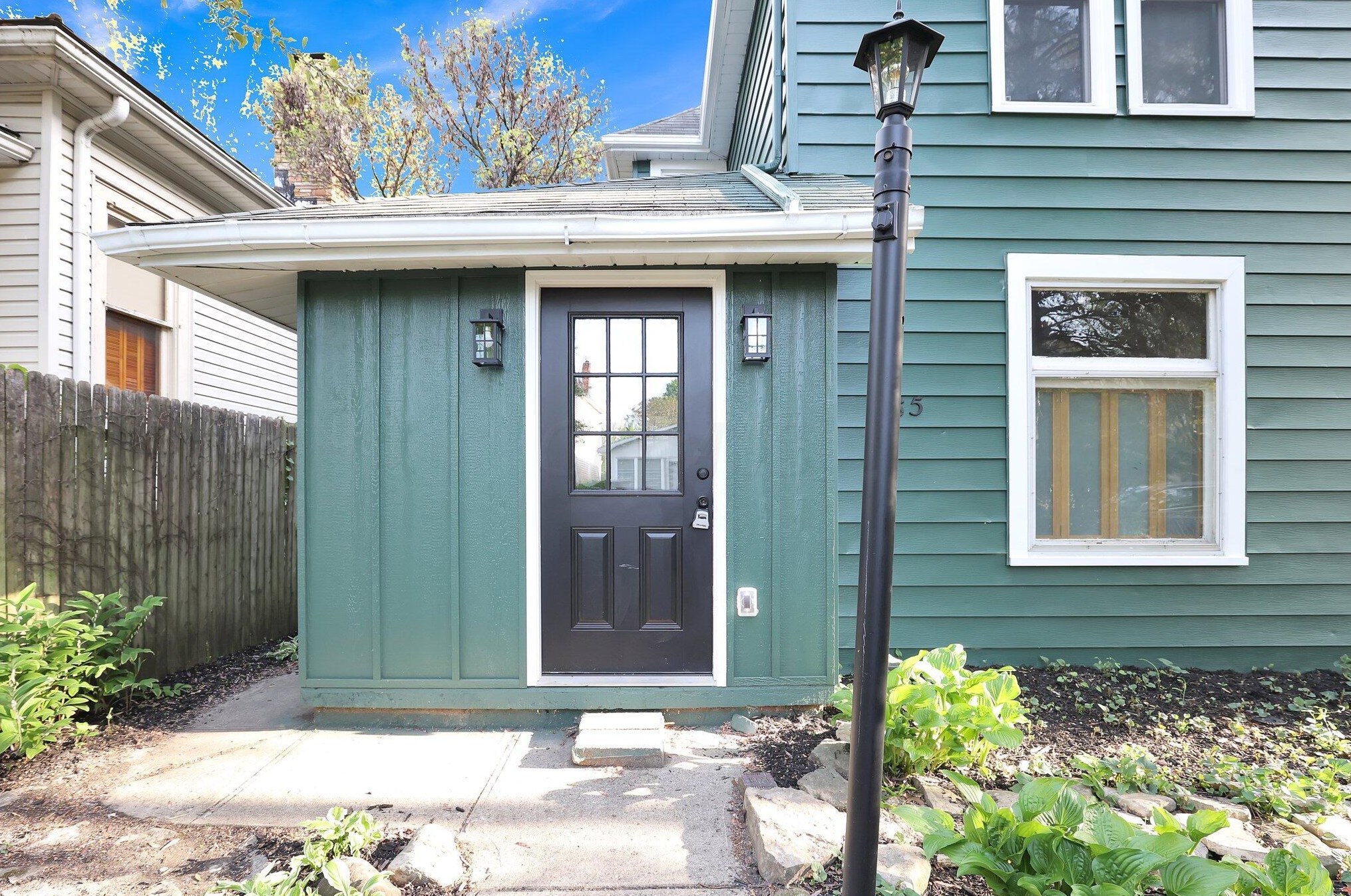 385 Mithoff St, Columbus, OH 43206-3508