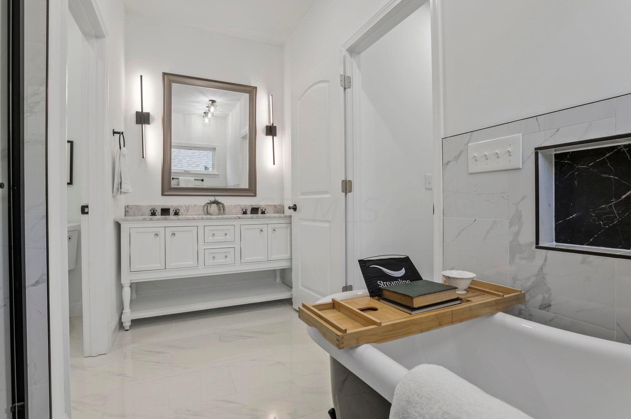 646 Stewart Ave, Columbus OH  43206-2974 exterior