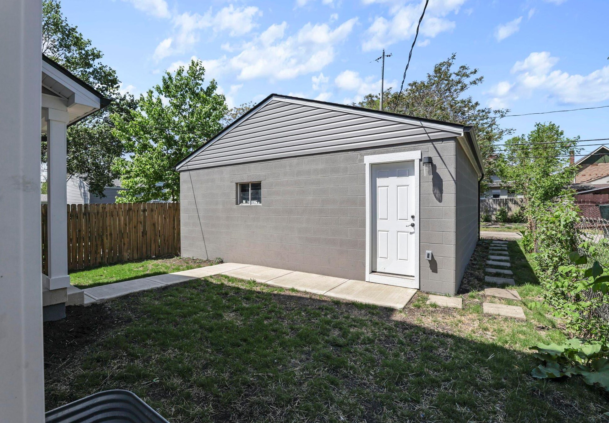 646 Stewart Ave, Columbus OH  43206-2974 exterior