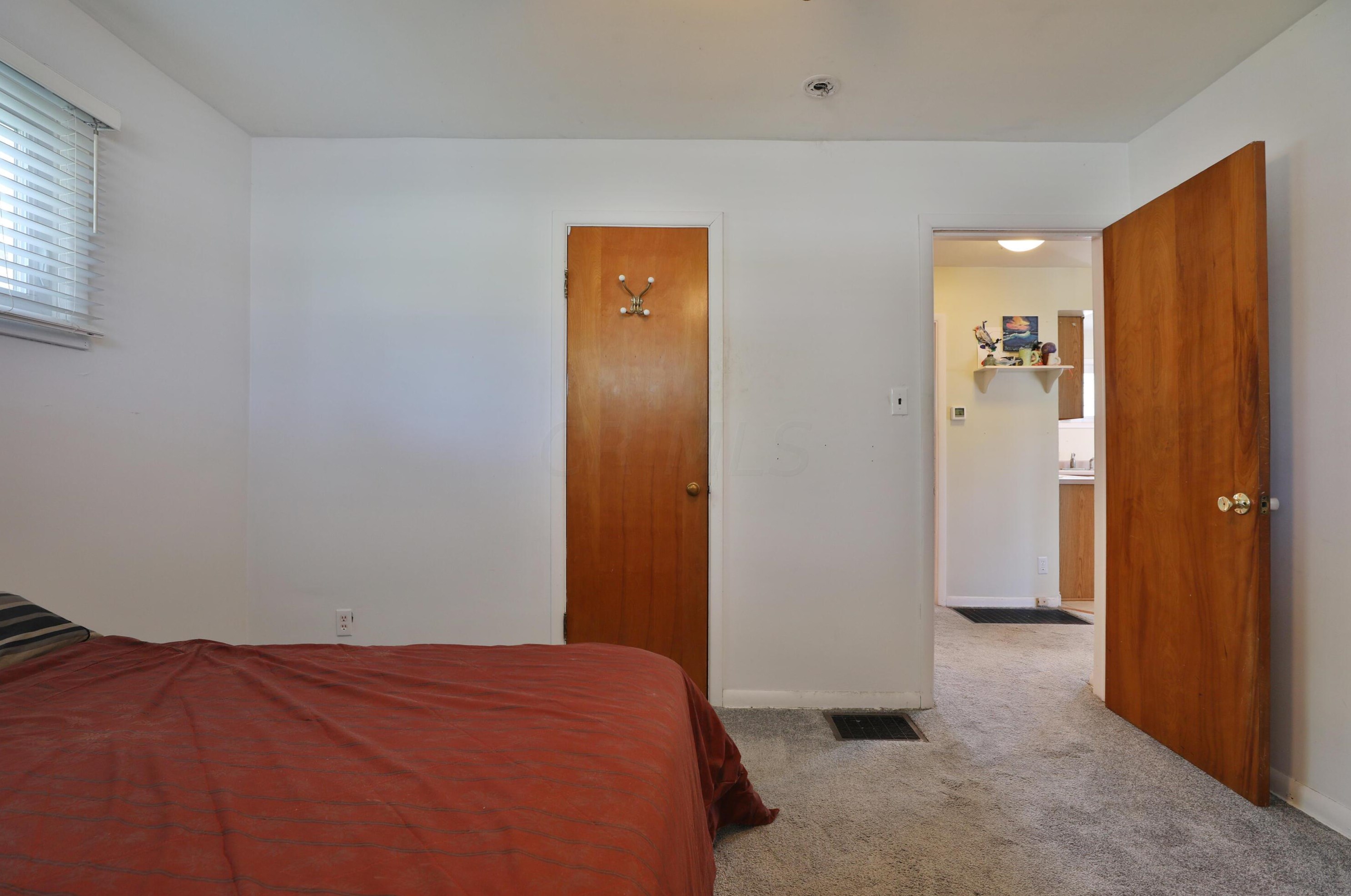 2211 Edgevale Rd, Columbus OH 43221-1109 exterior